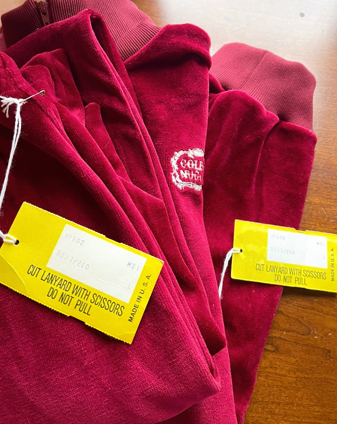 Vintage 80's Golden Nugget Casino Velour Tracksuit – therapi