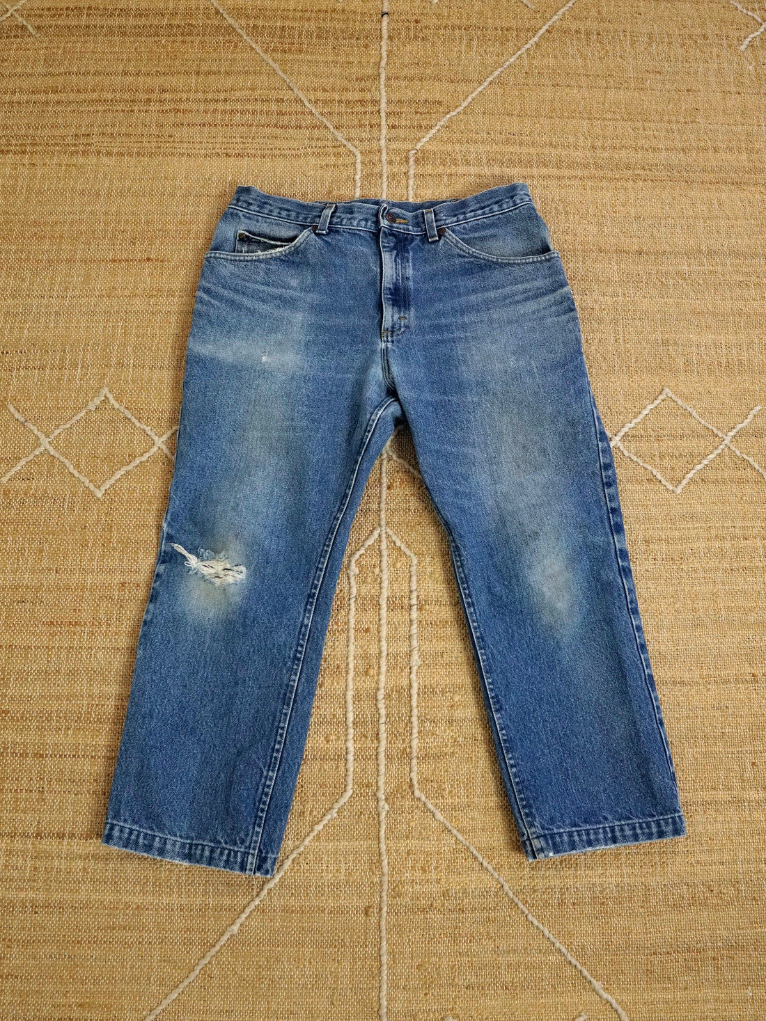 Vintage 80's Lee Cropped Jeans - 33" Waist-closiTherapi | vinTage