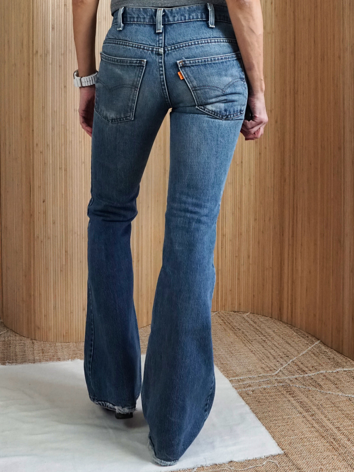 Levi jeans 28 waist 2025