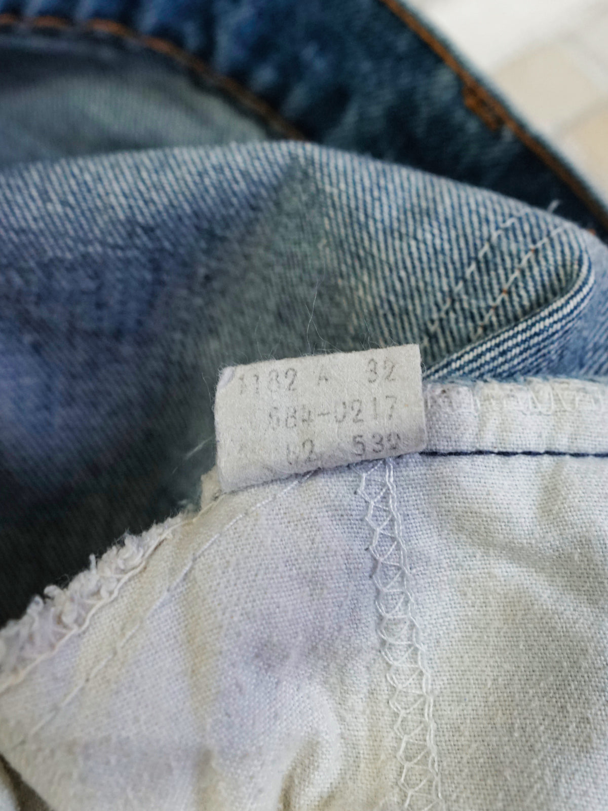 Vintage 80's Levi's 684 Orange Tab Bell Jeans - 28