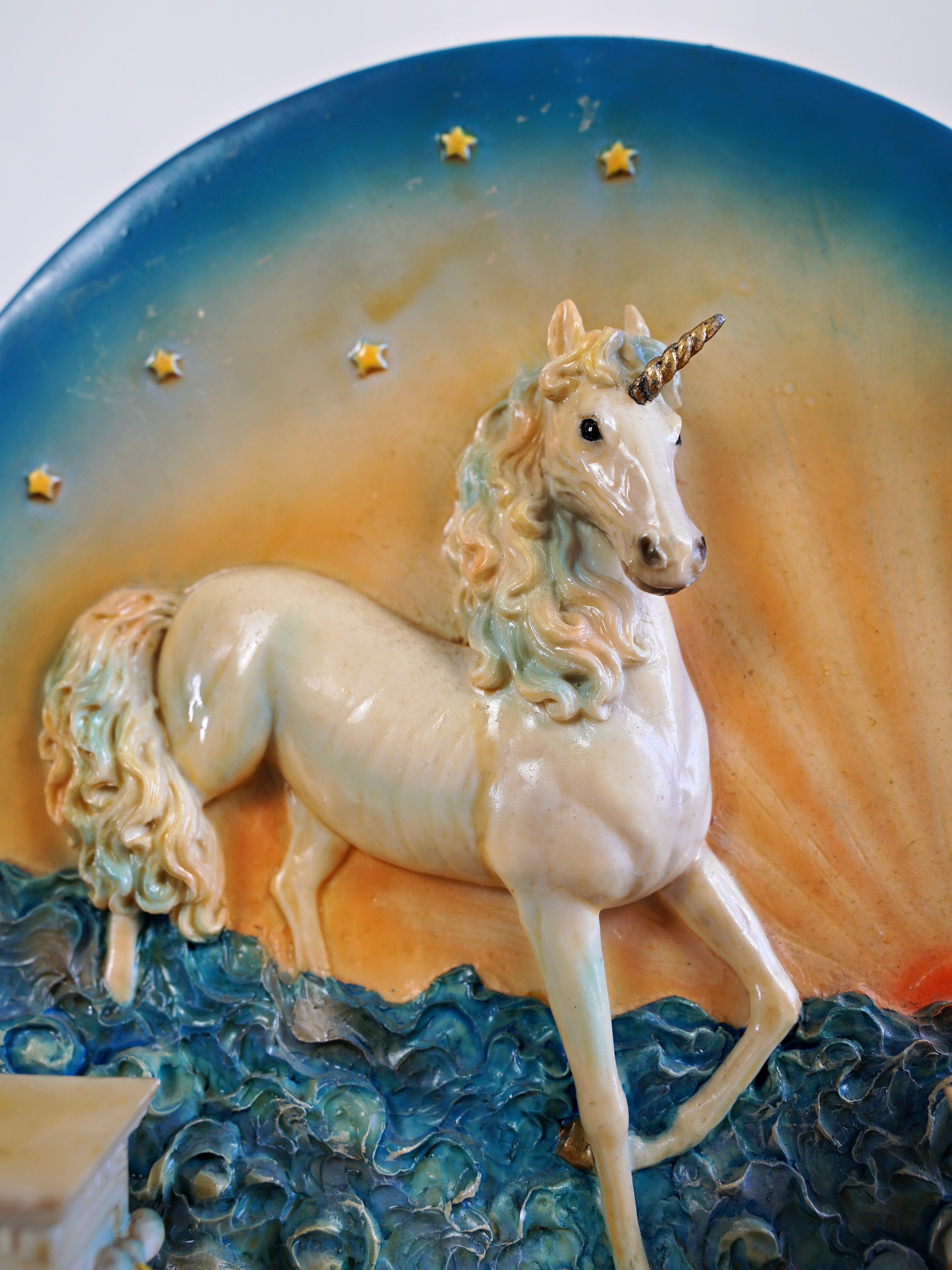 Vintage 80's Unicorn Plate With Stand – therapi