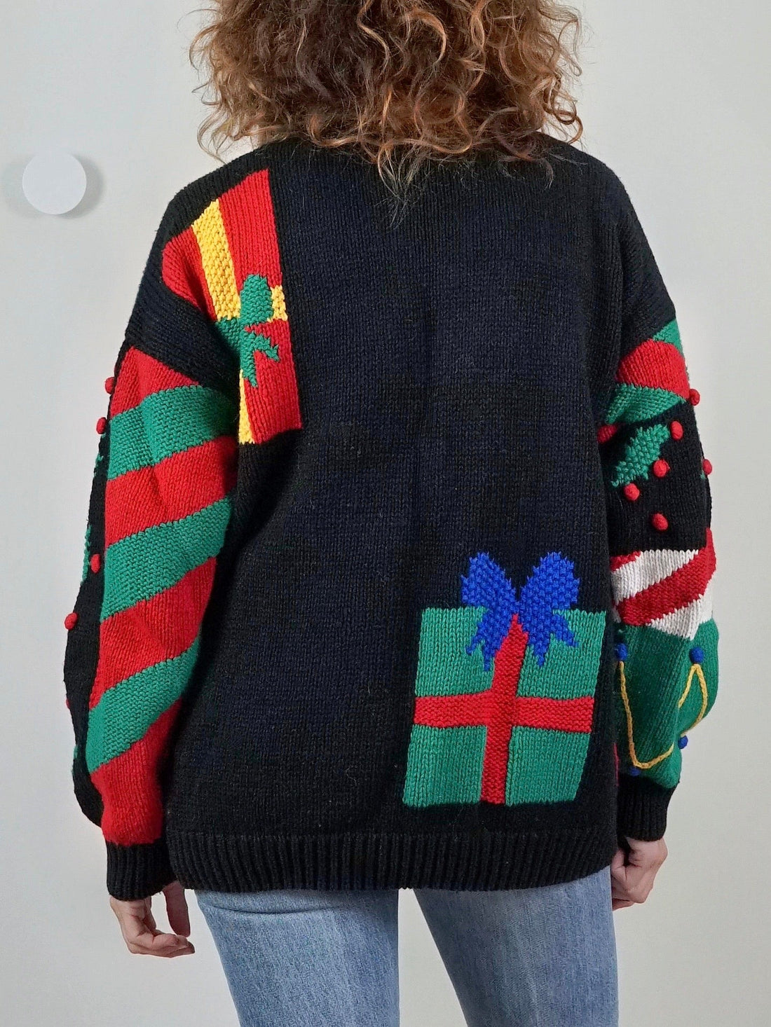 Vintage 90's BellePointe Christmas Theme Sweater-closiTherapi | vinTage