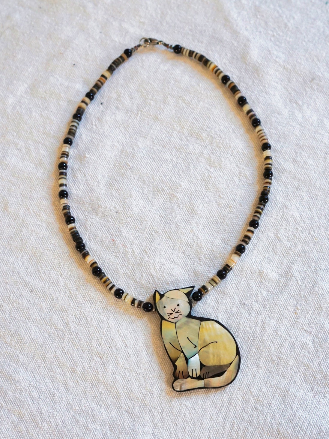 Vintage Cat Abalone Shell Necklace-closiTherapi | vinTage