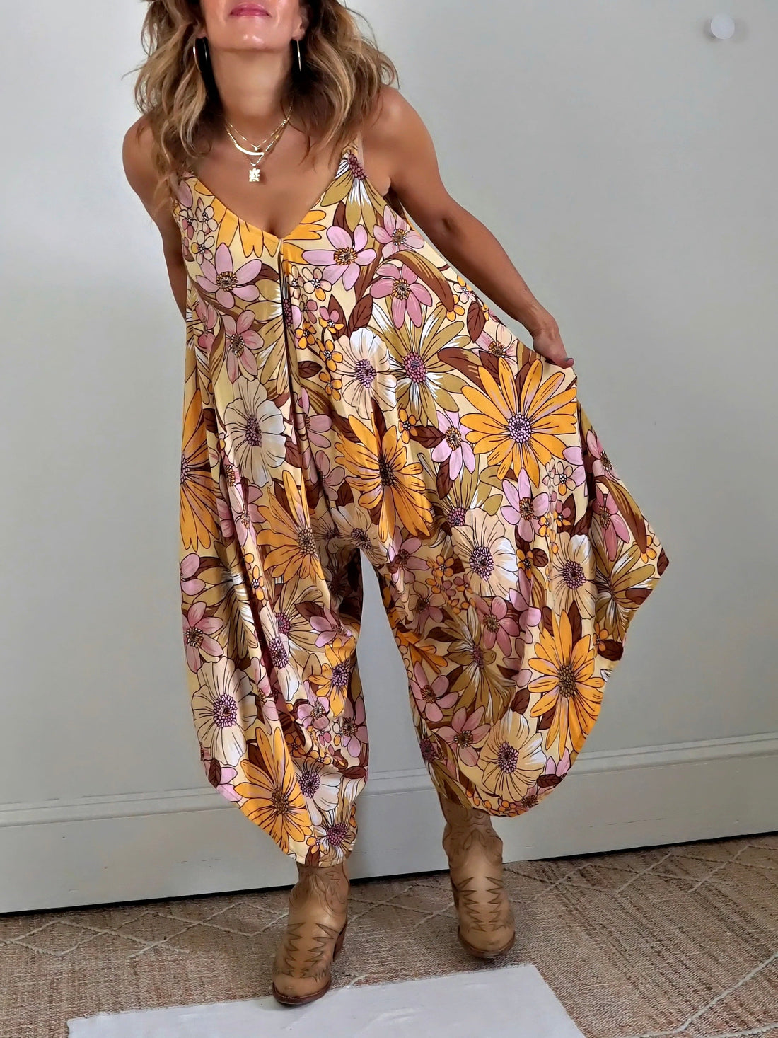Vintage Floral Asymmetrical Jumpsuit-closiTherapi | vinTage