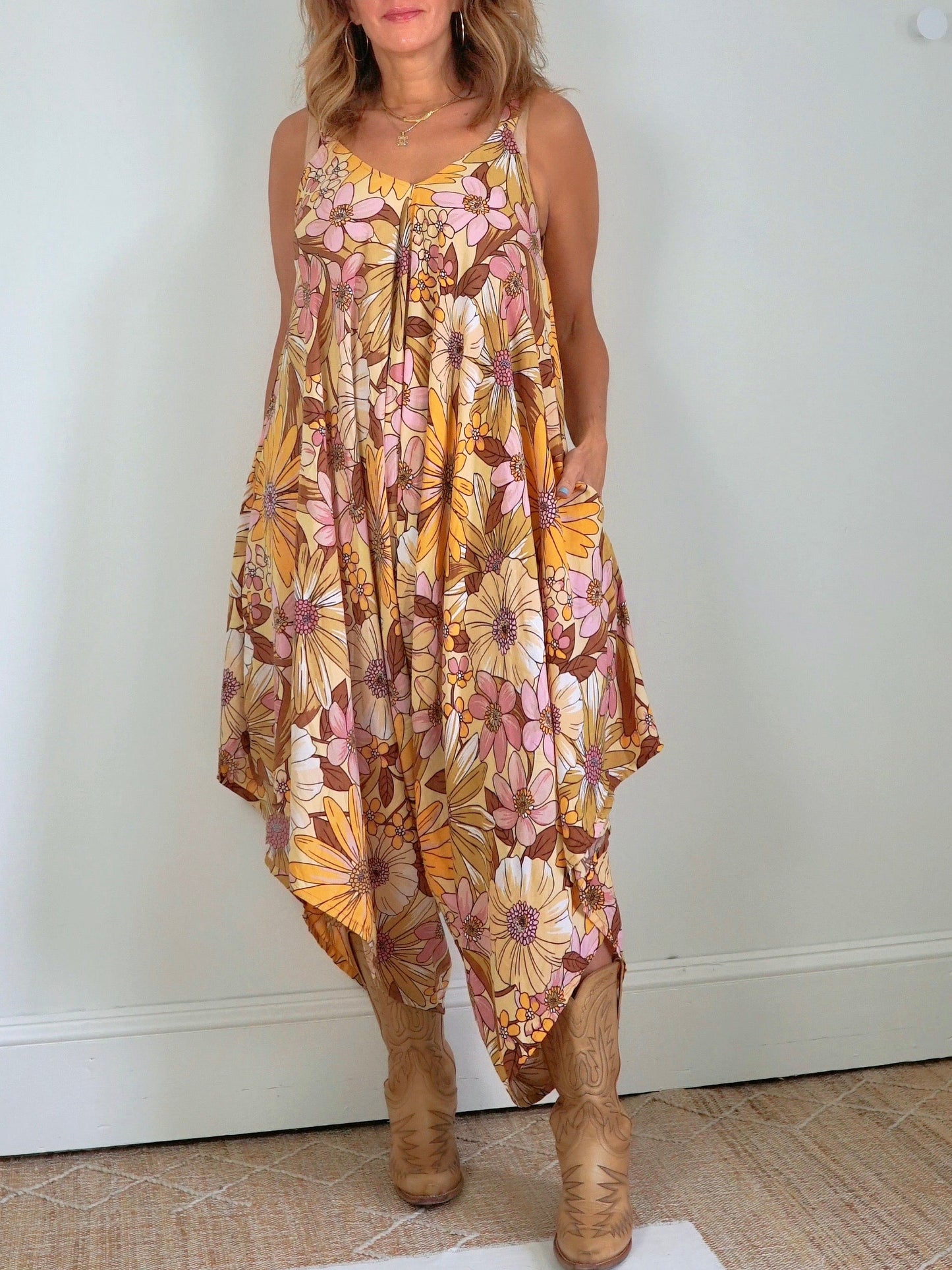 Vintage Floral Asymmetrical Jumpsuit-closiTherapi | vinTage