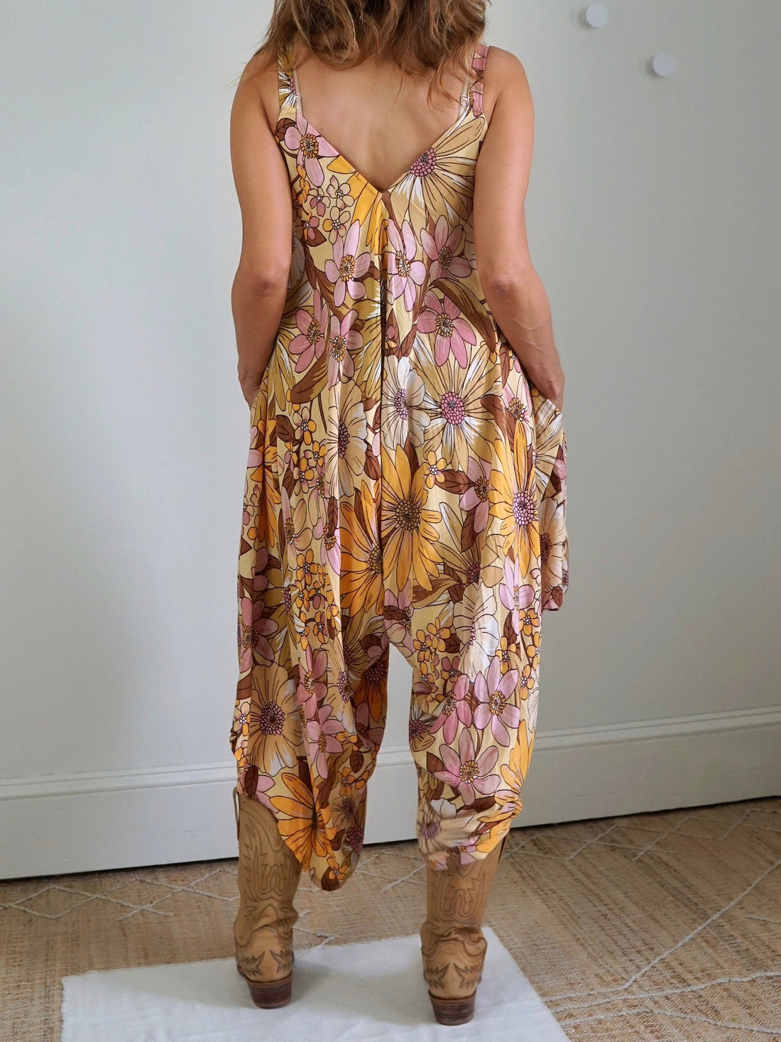 Vintage Floral Asymmetrical Jumpsuit-closiTherapi | vinTage