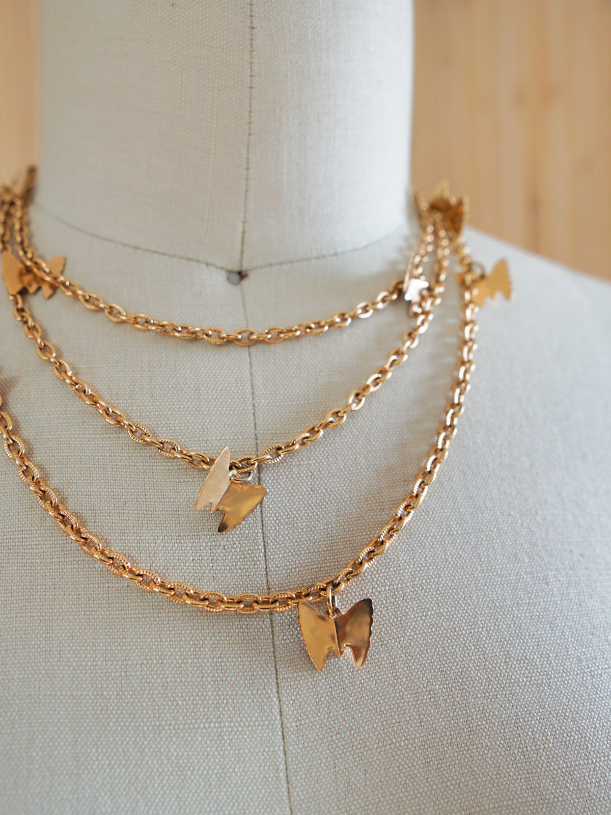 Vintage Golden Butterfly Necklace-closiTherapi | vinTage