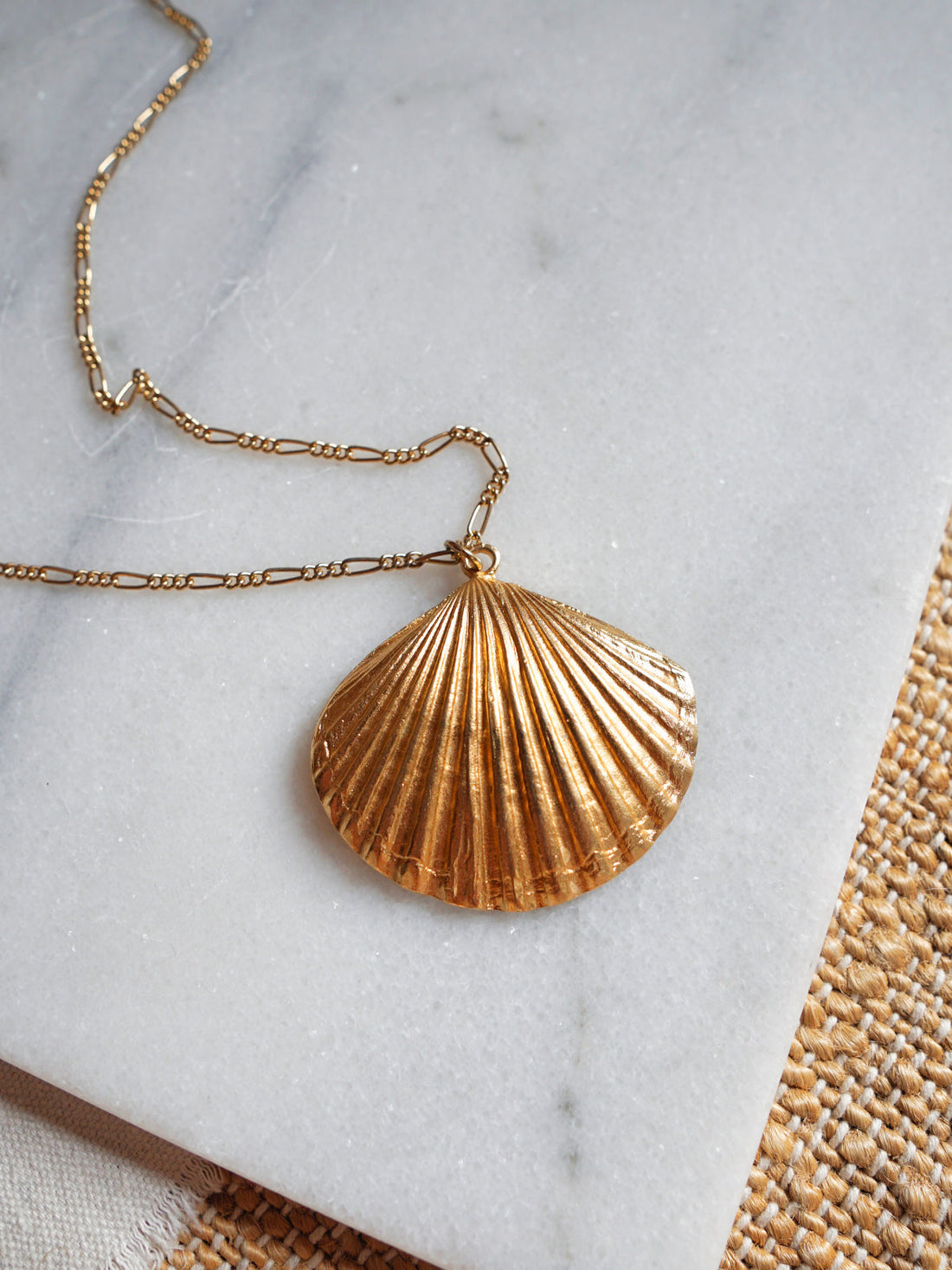 Vintage Golden Seashell Necklace-closiTherapi | vinTage