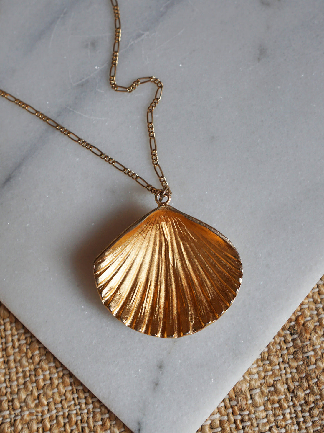 Vintage Golden Seashell Necklace-closiTherapi | vinTage