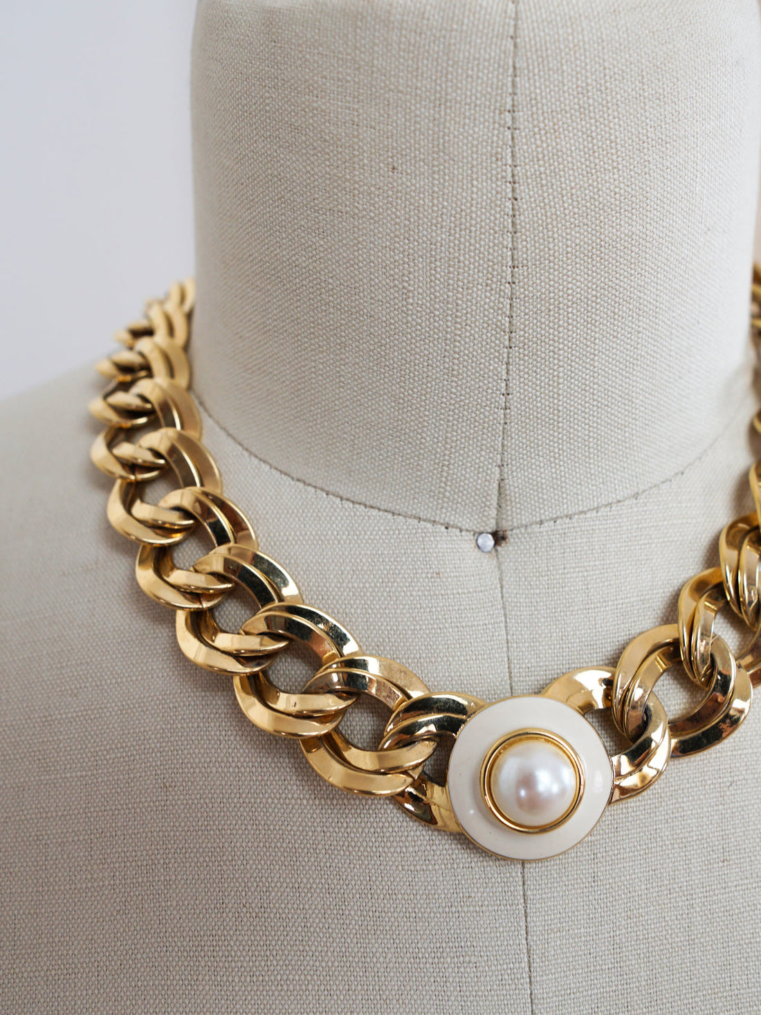 Vintage Pearl Orb Gold Choker Necklace-closiTherapi | vinTage