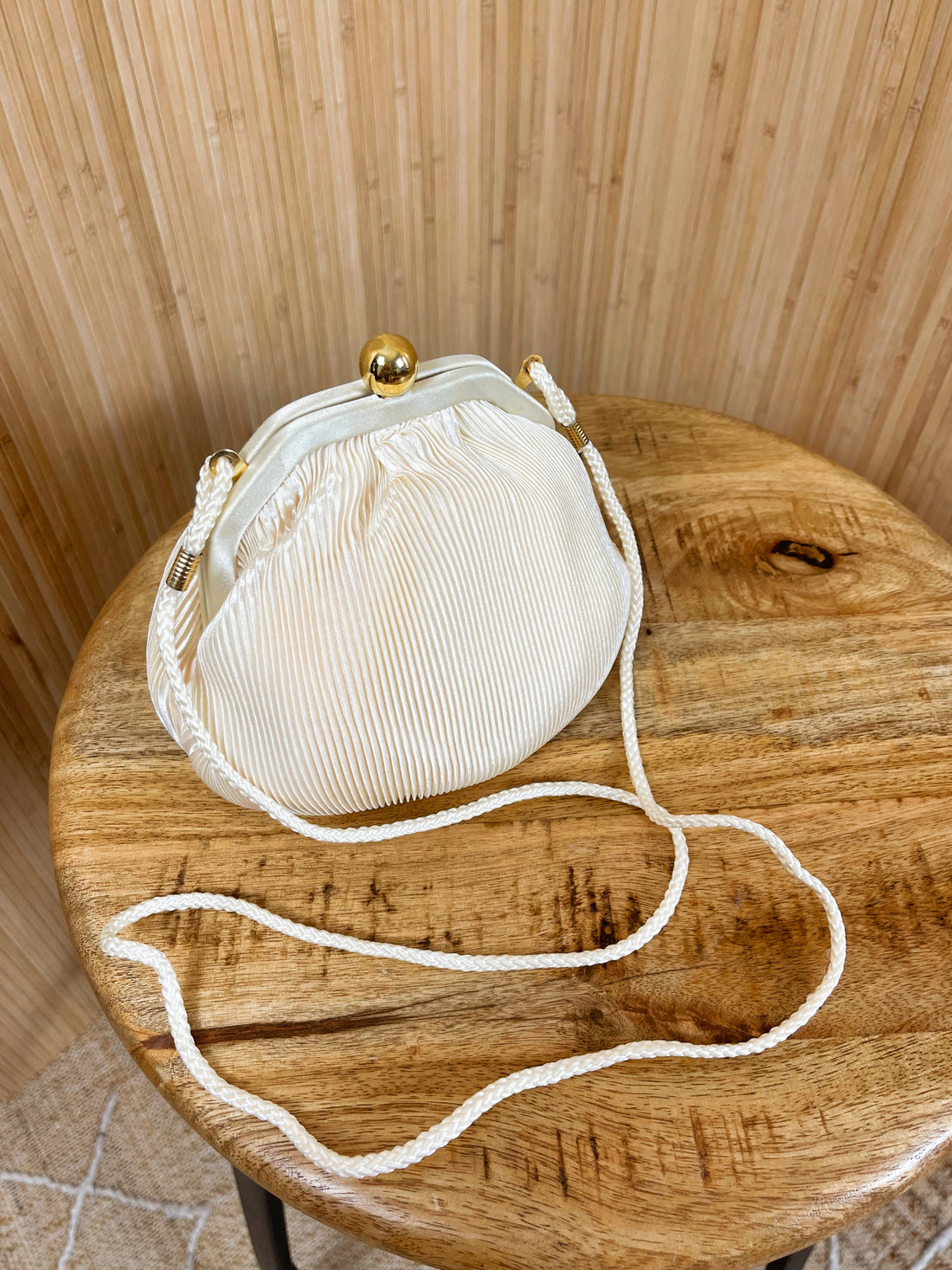 Vintage Vanilla Plisse Clamshell Bag-closiTherapi | vinTage
