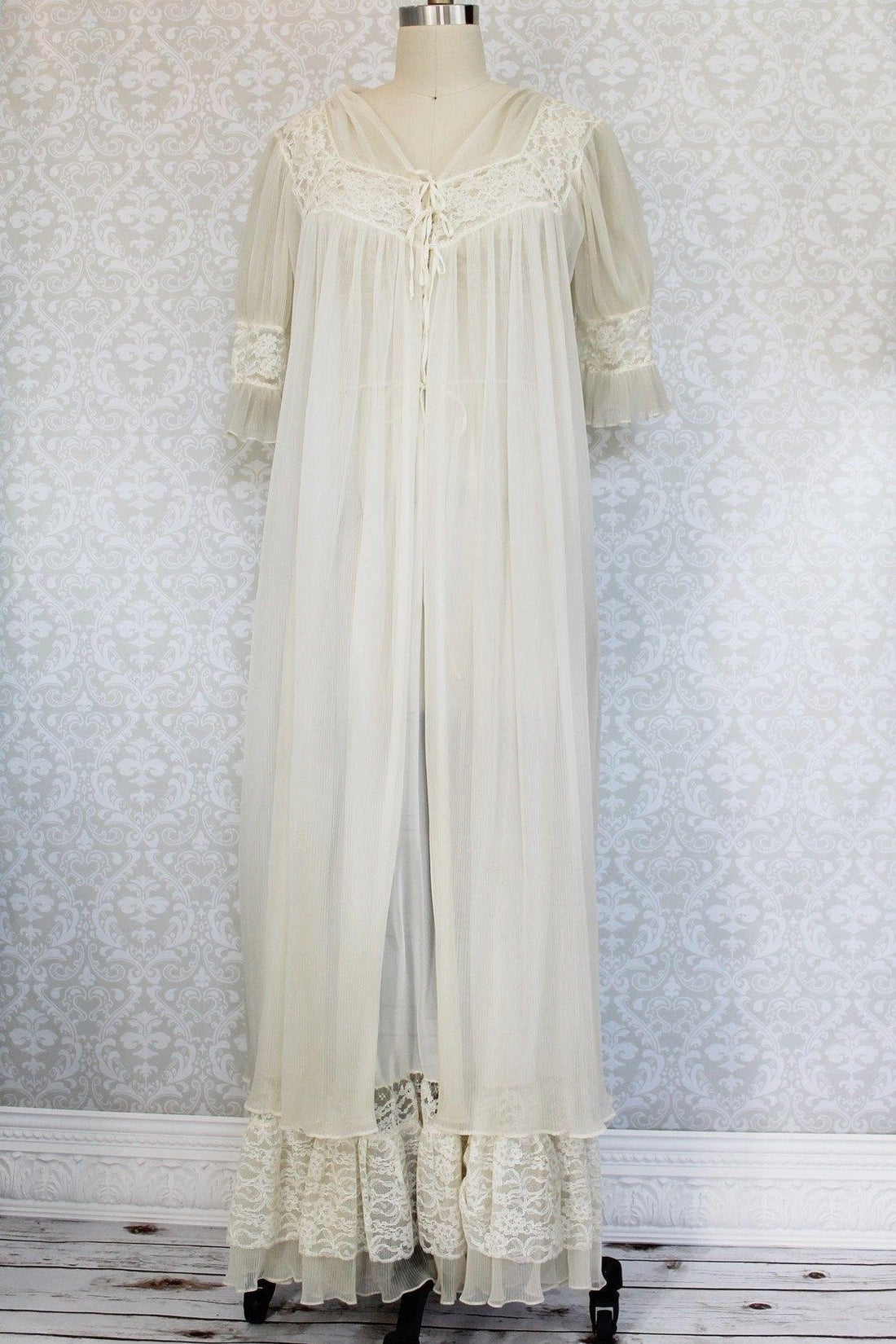50's Ethereal Lace Frothy Peignoir Set-closiTherapi | vinTage