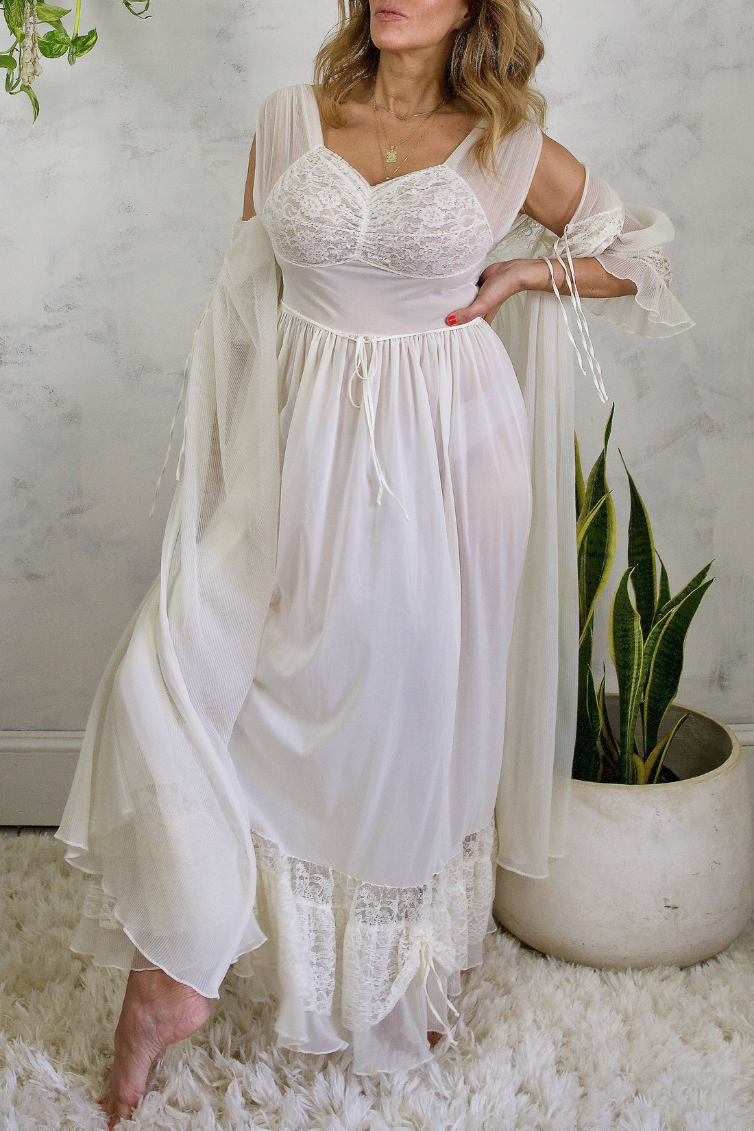 50's Ethereal Lace Frothy Peignoir Set-closiTherapi | vinTage