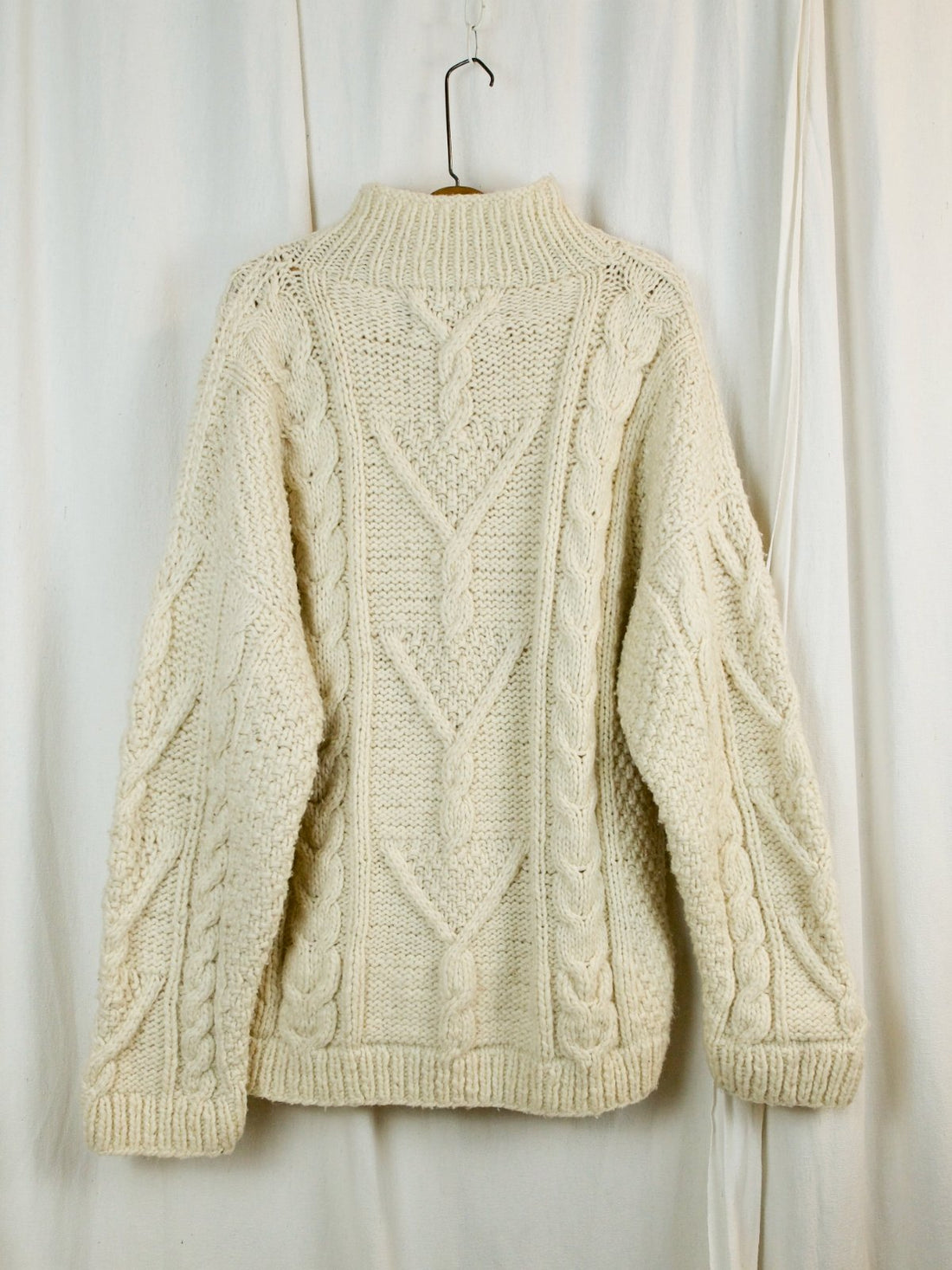 Chunky Wool Cable Knit Sweater-closiTherapi | vinTage