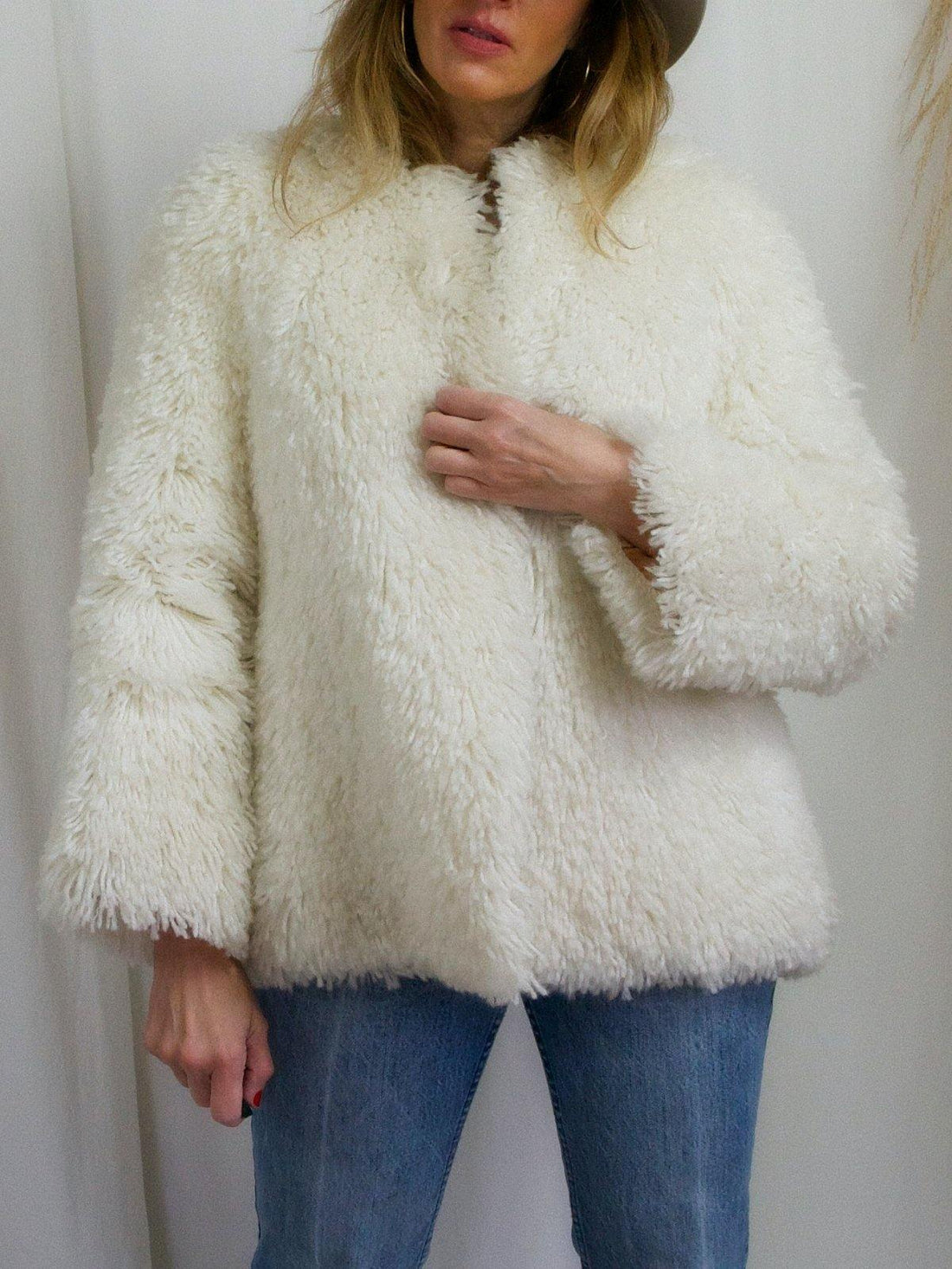 Creamy Vanilla Carpet Shag Jacket-closiTherapi | vinTage