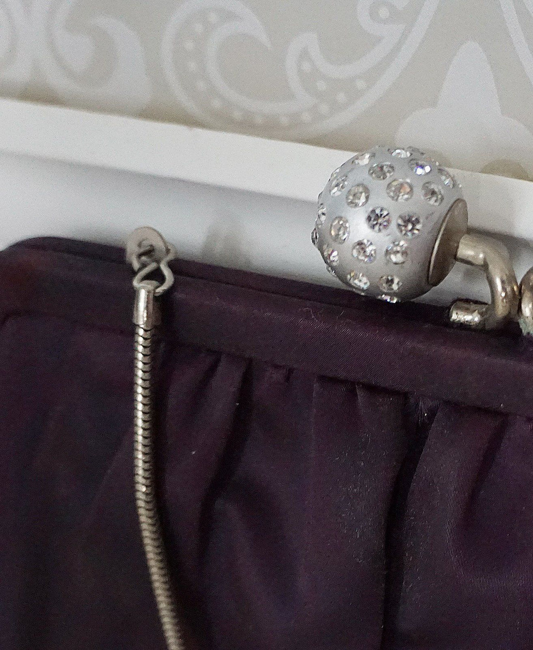 Crystal Kiss Lock Satin Bag-closiTherapi | vinTage