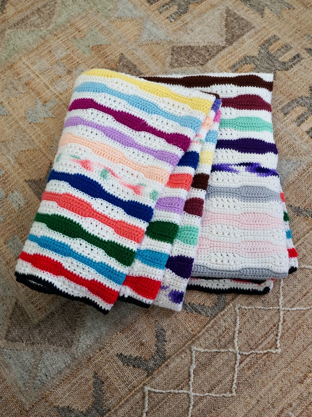 Handknit Rainbow Wavelength Blanket-closiTherapi | vinTage