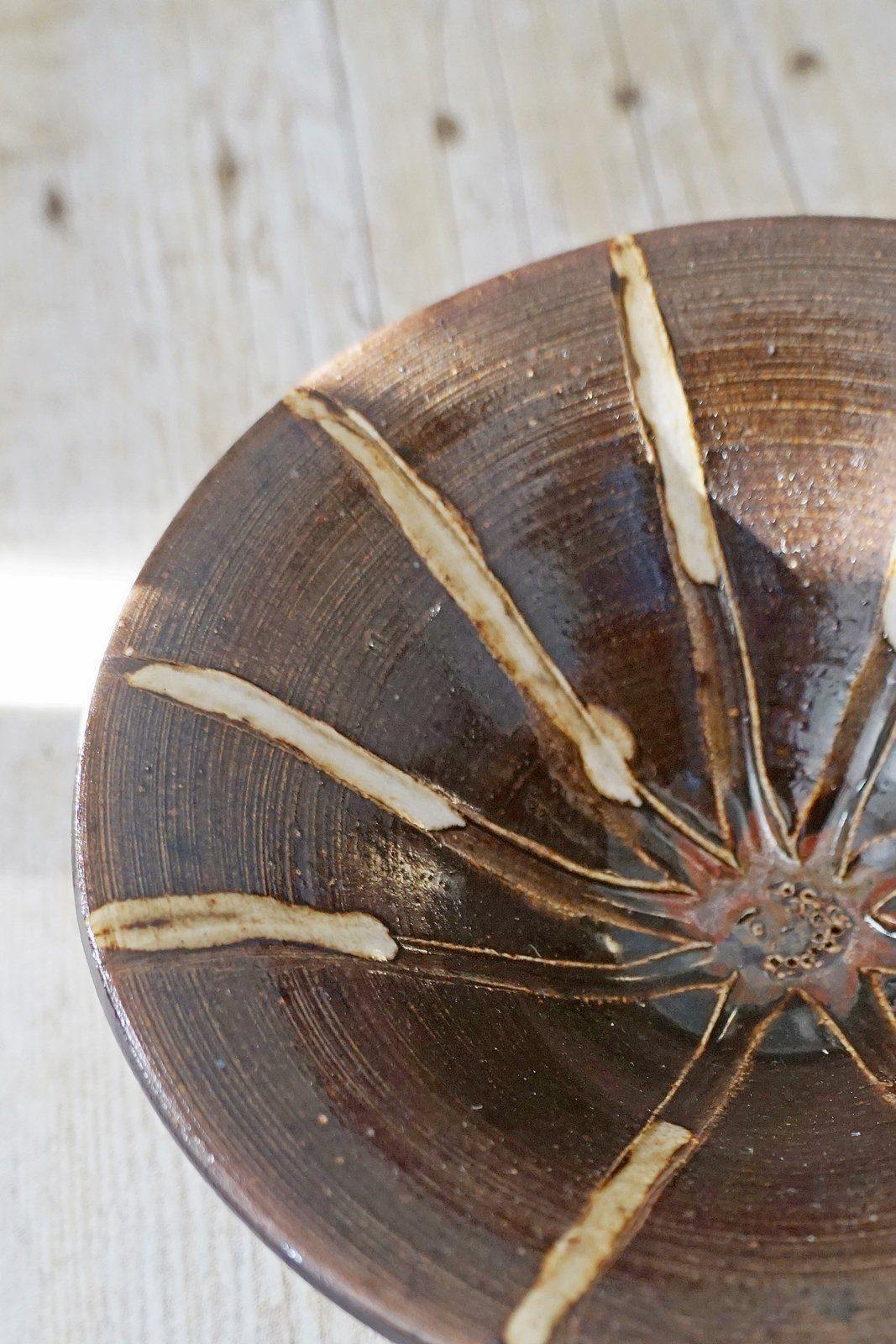 Handmade Ceramic Starburst Bowl-closiTherapi | vinTage