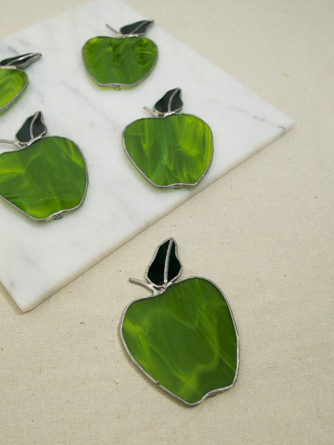 Handmade Green Glass Apple Suncatcher-closiTherapi | vinTage