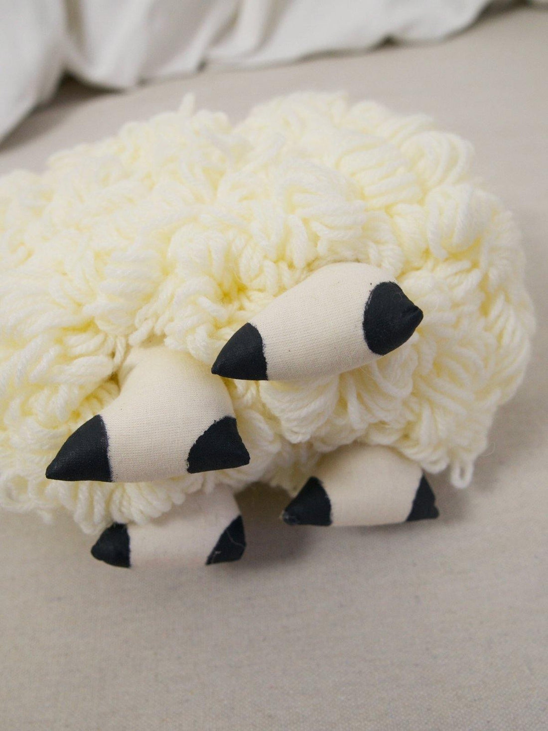Handmade Loop Yarn Curly Sheep-closiTherapi | vinTage