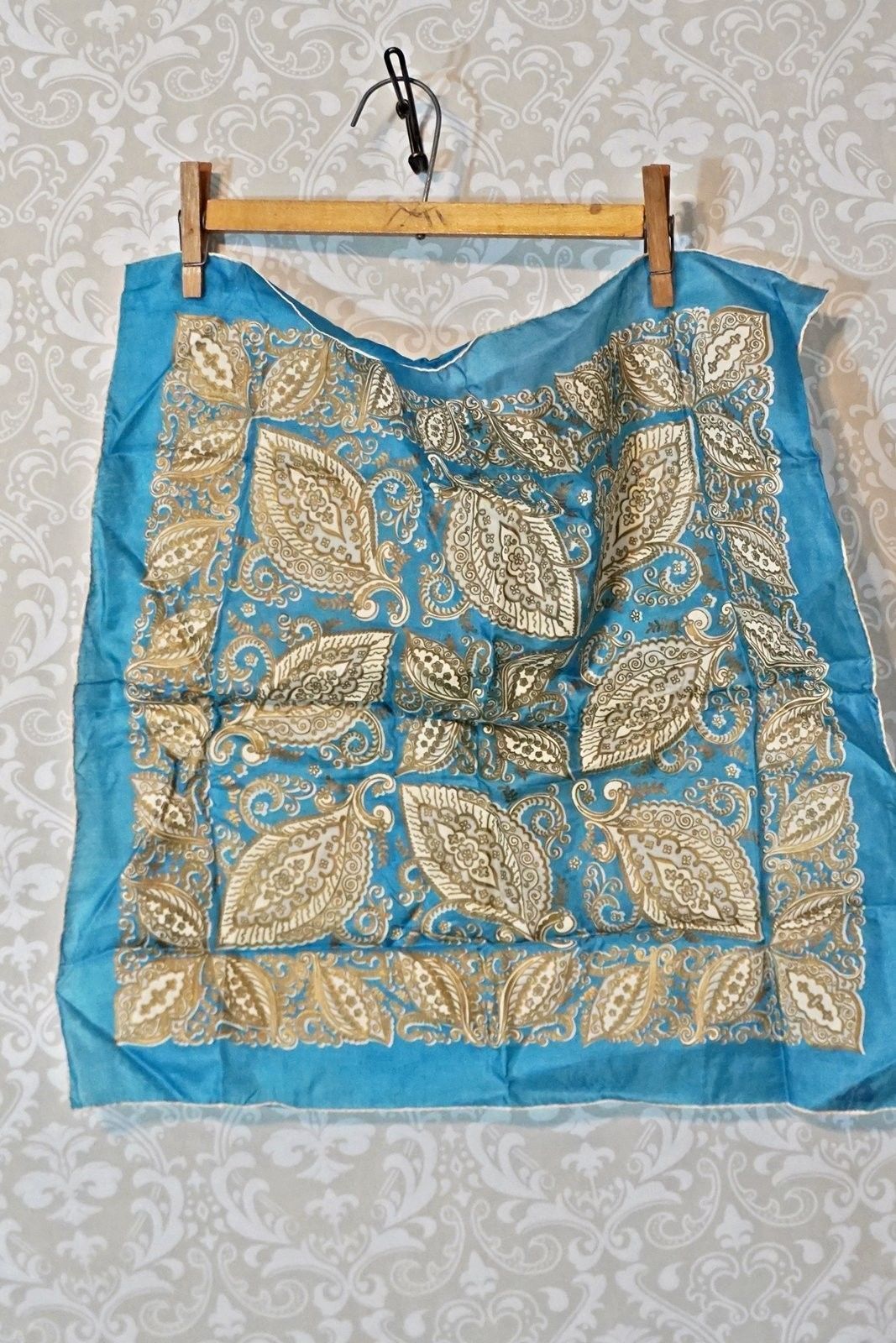 Paisley Silk Bandana Scarf – therapi
