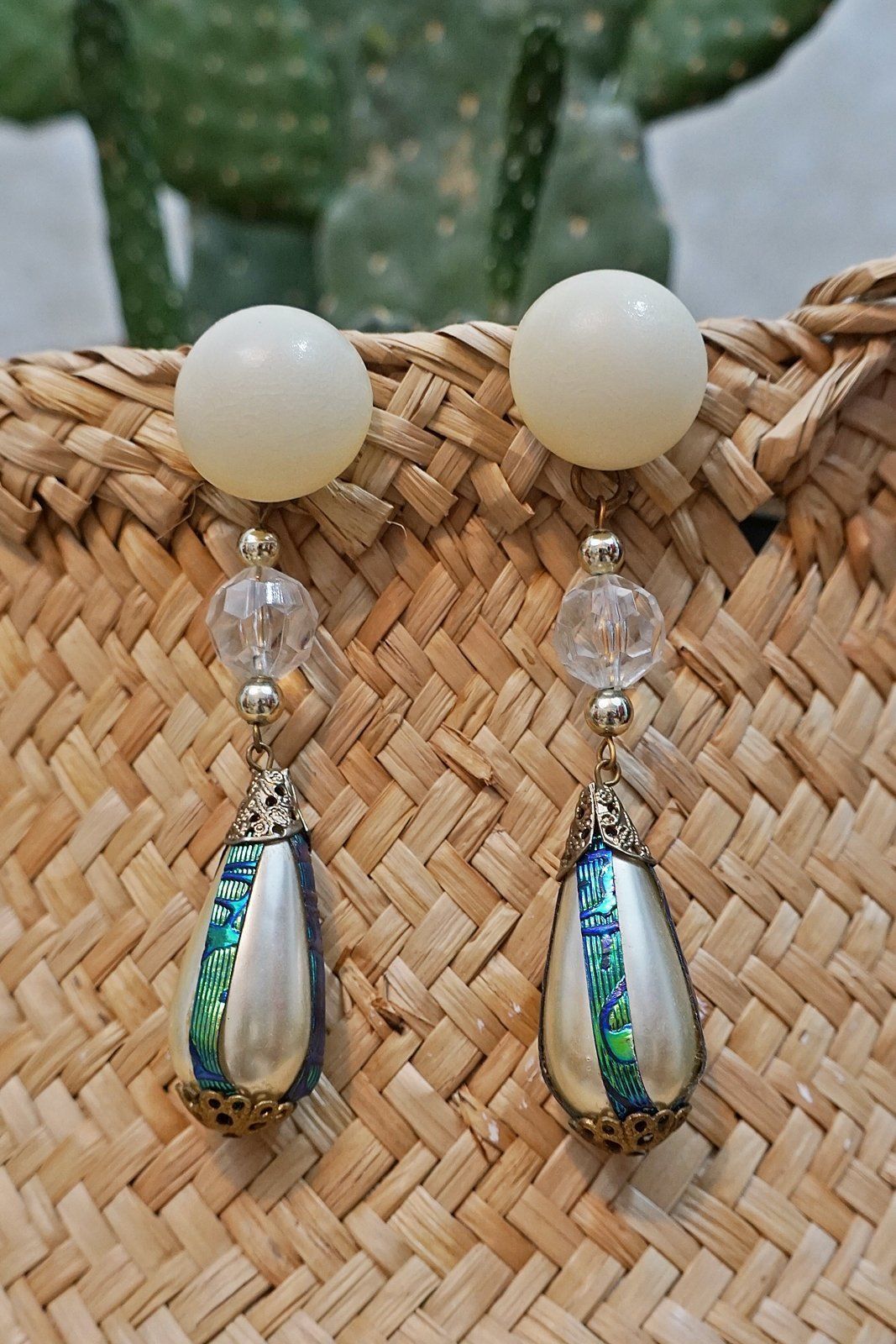 Pearl Teardrop Earrings-closiTherapi | vinTage