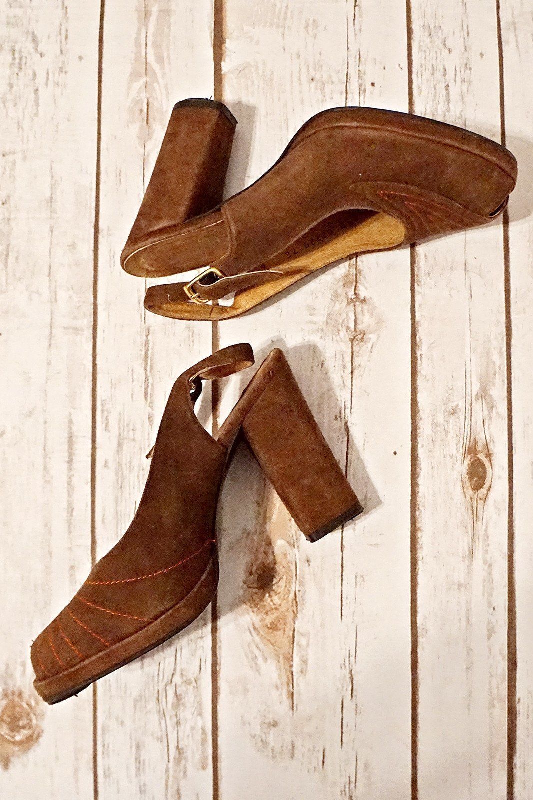 Spanish Peep-Toe Suede Shoes | 6-closiTherapi | vinTage