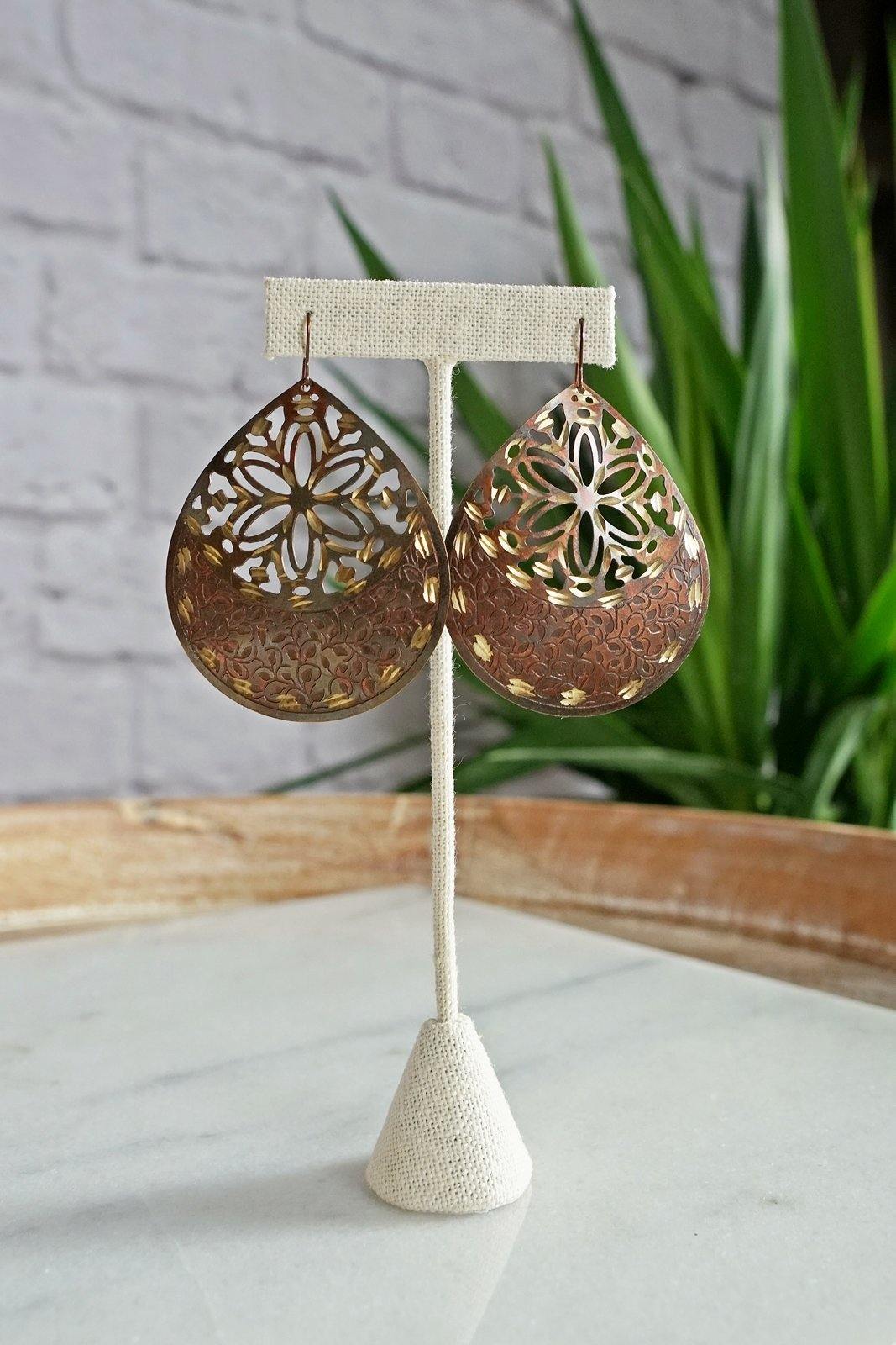 Teardrop Antique Bronze Metal Earrings-closiTherapi | vinTage