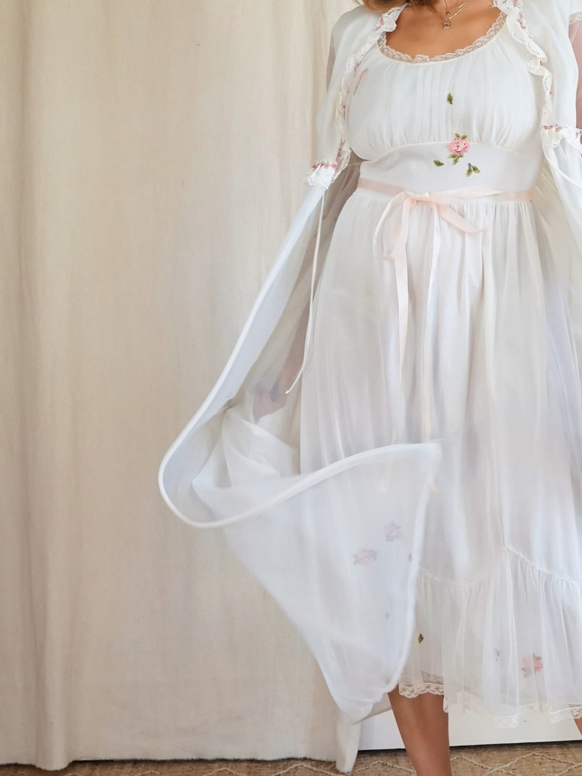 Vintage 50's White Floral Peignoir Set-closiTherapi | vinTage