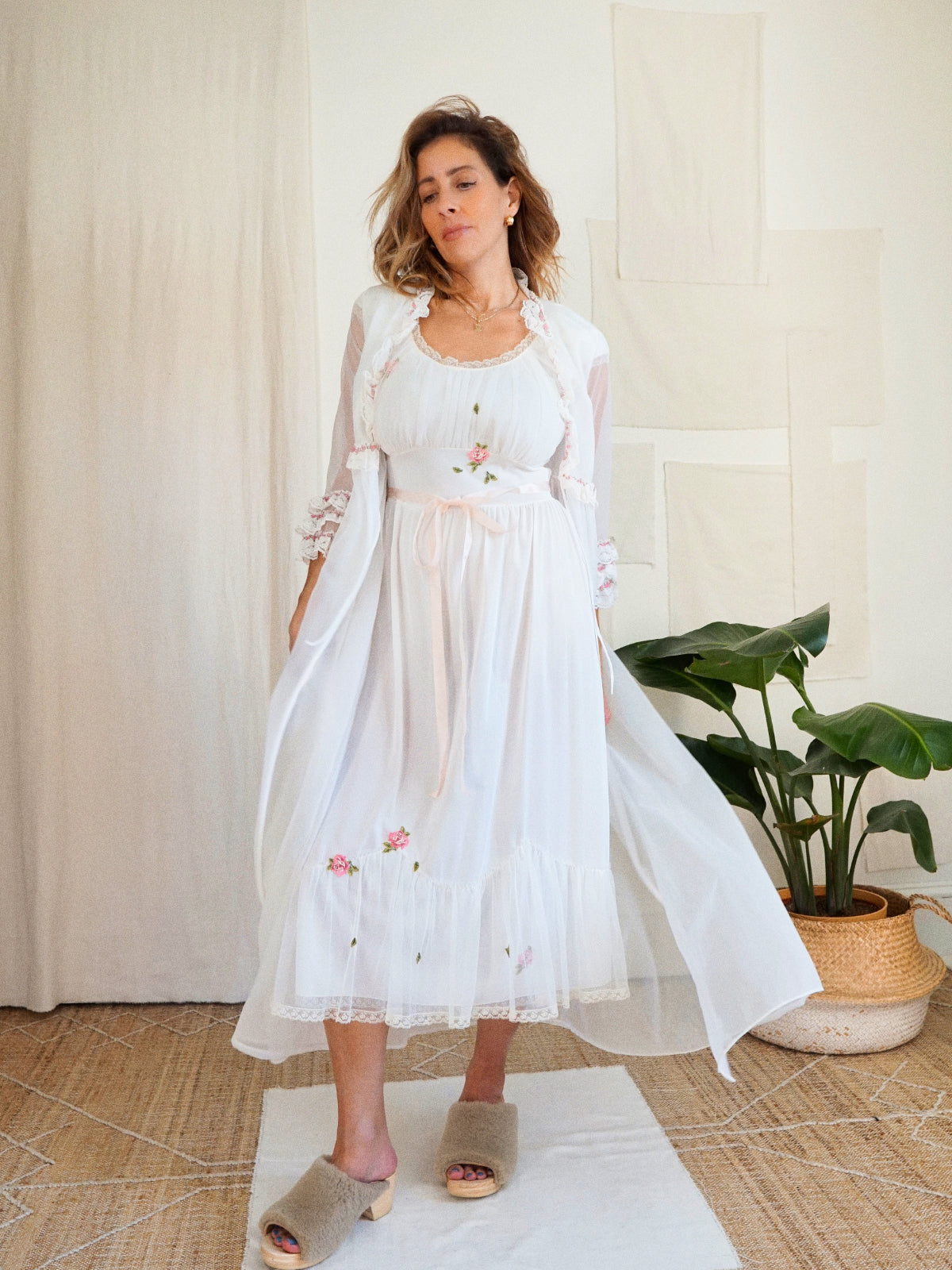 Vintage 50's White Floral Peignoir Set-closiTherapi | vinTage