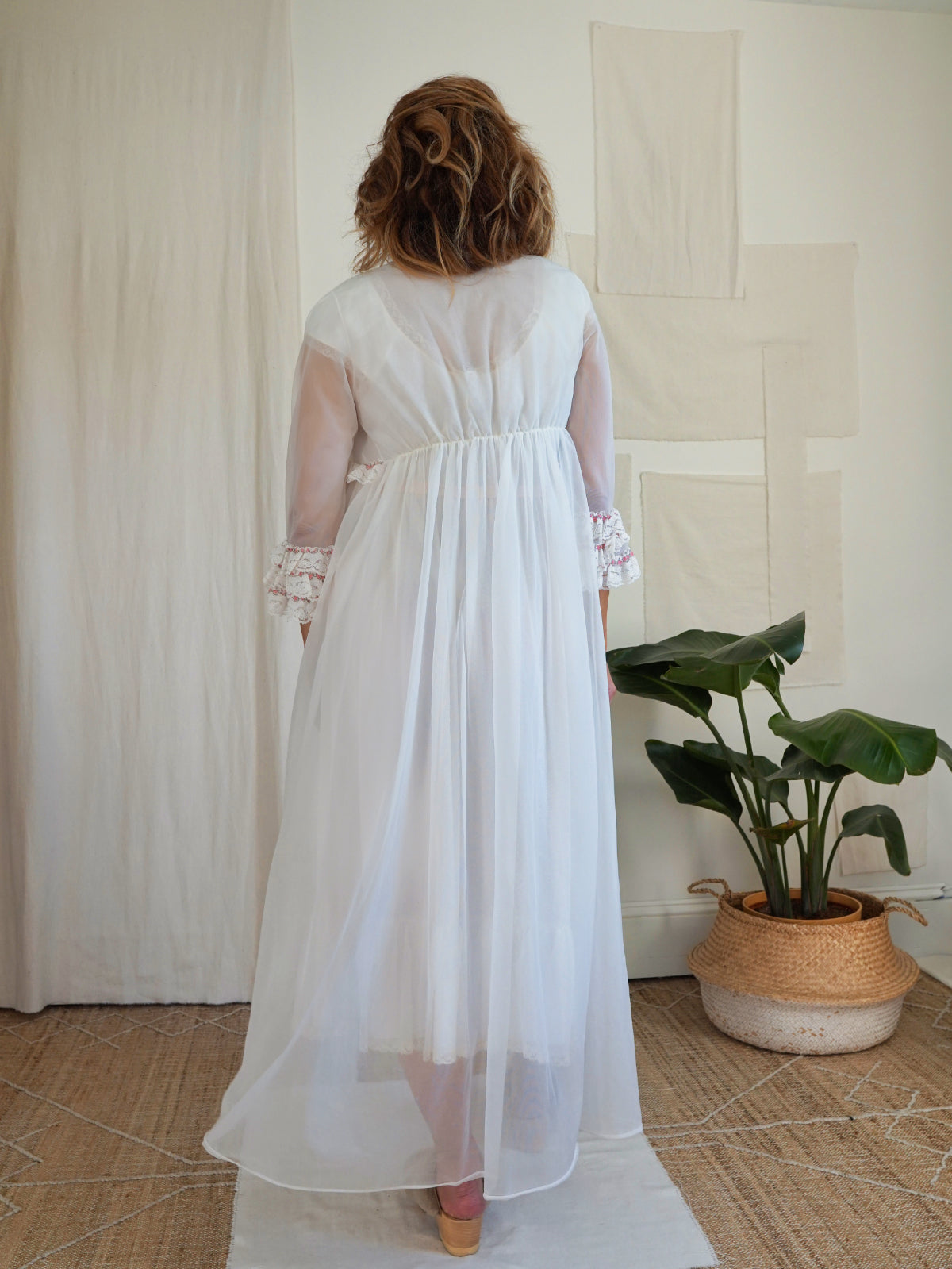 Vintage 50's White Floral Peignoir Set-closiTherapi | vinTage