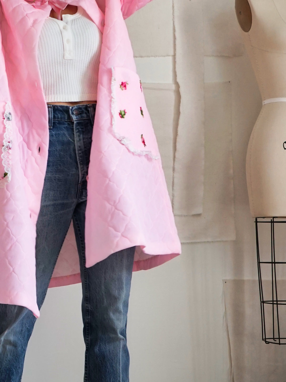 Vintage 60's Pink Quilted Floral Robe-closiTherapi | vinTage