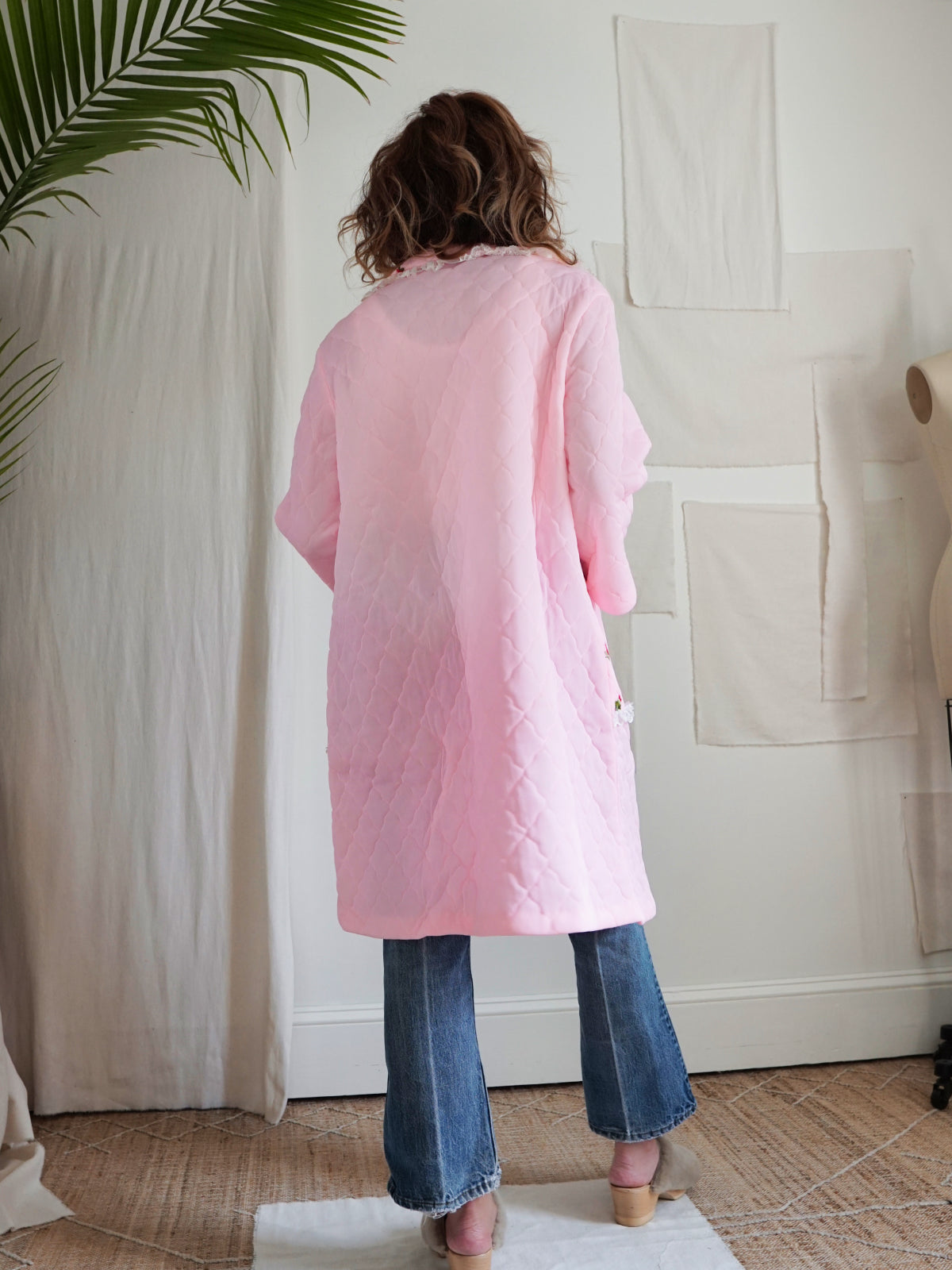 Vintage 60's Pink Quilted Floral Robe-closiTherapi | vinTage
