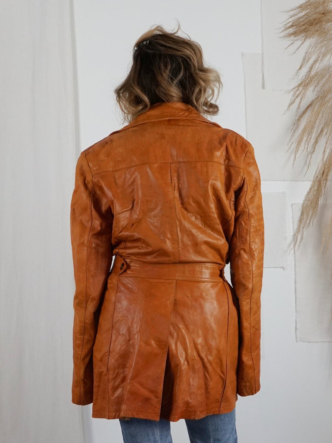 Vintage 70's Caramel Leather Coat-closiTherapi | vinTage