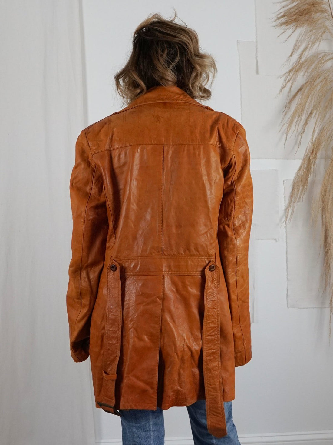 Vintage 70's Caramel Leather Coat-closiTherapi | vinTage