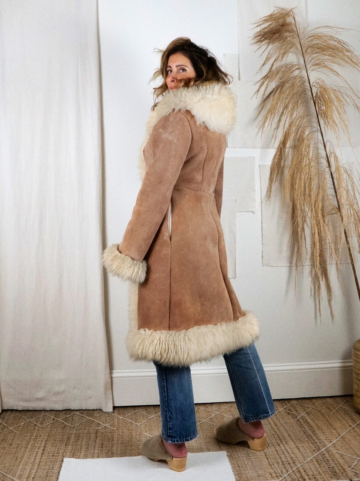 Vintage 70's Fluffy Sheepskin Fur Coat-closiTherapi | vinTage
