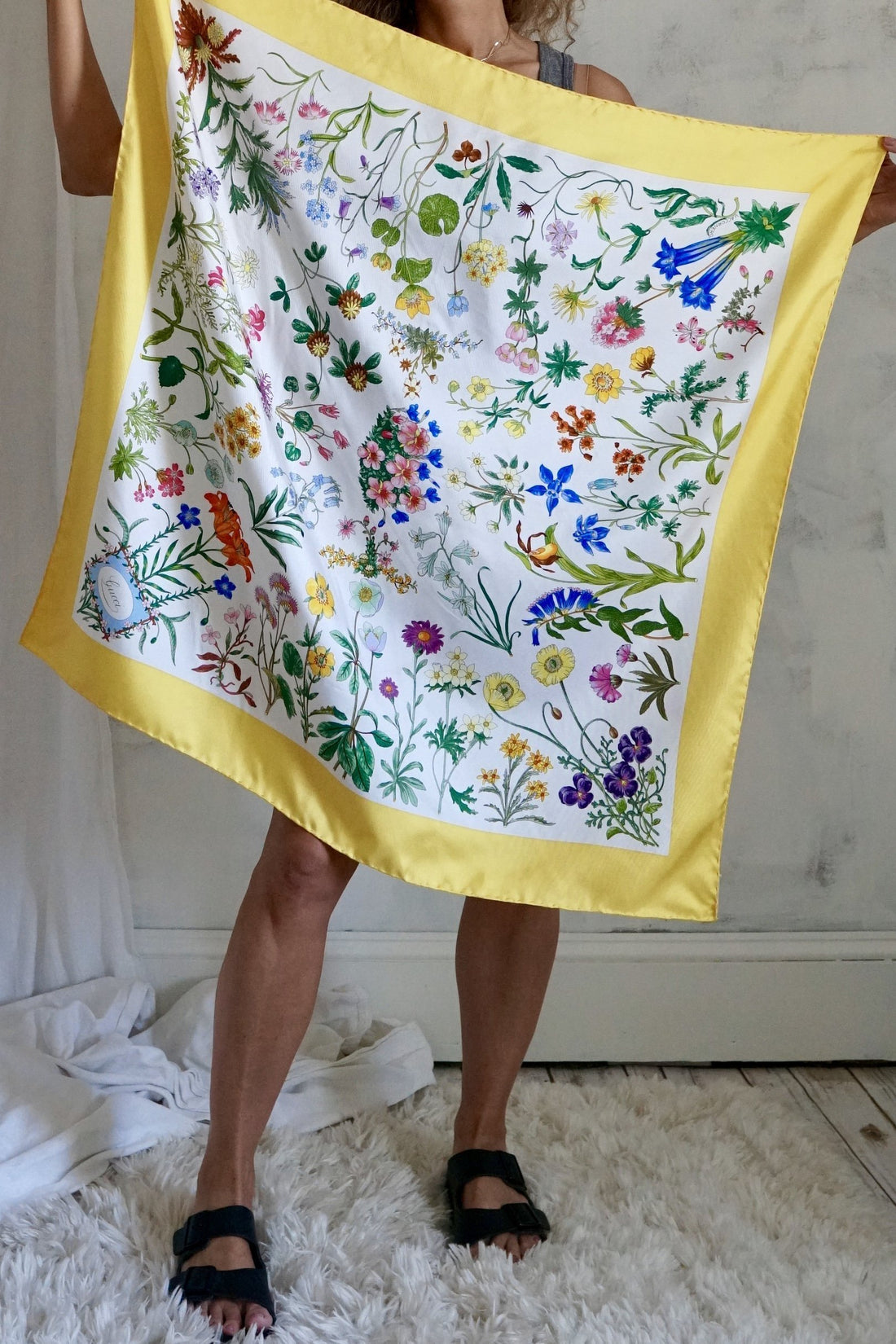 Vintage 70's Gucci Accornero Silk Flora Scarf-closiTherapi | vinTage