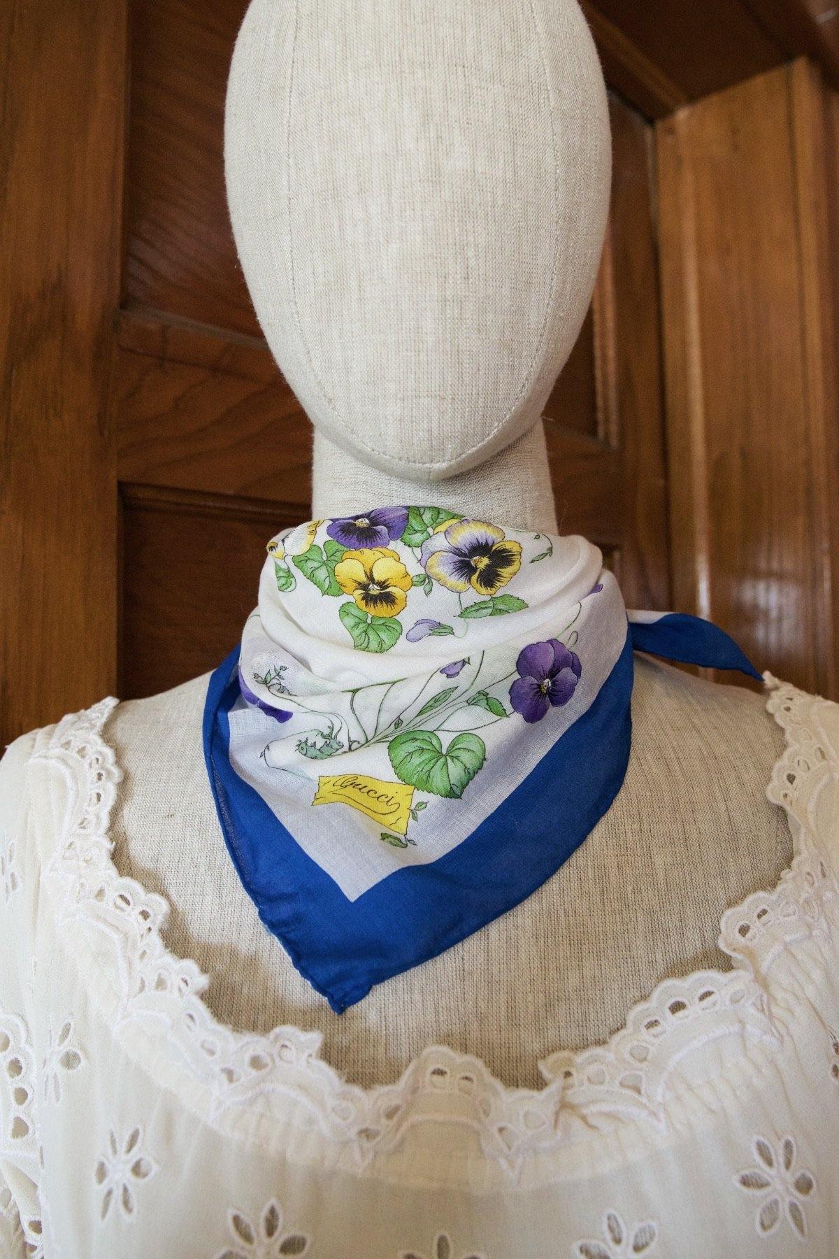 Vintage 70's Gucci Pansy Scarf-closiTherapi | vinTage
