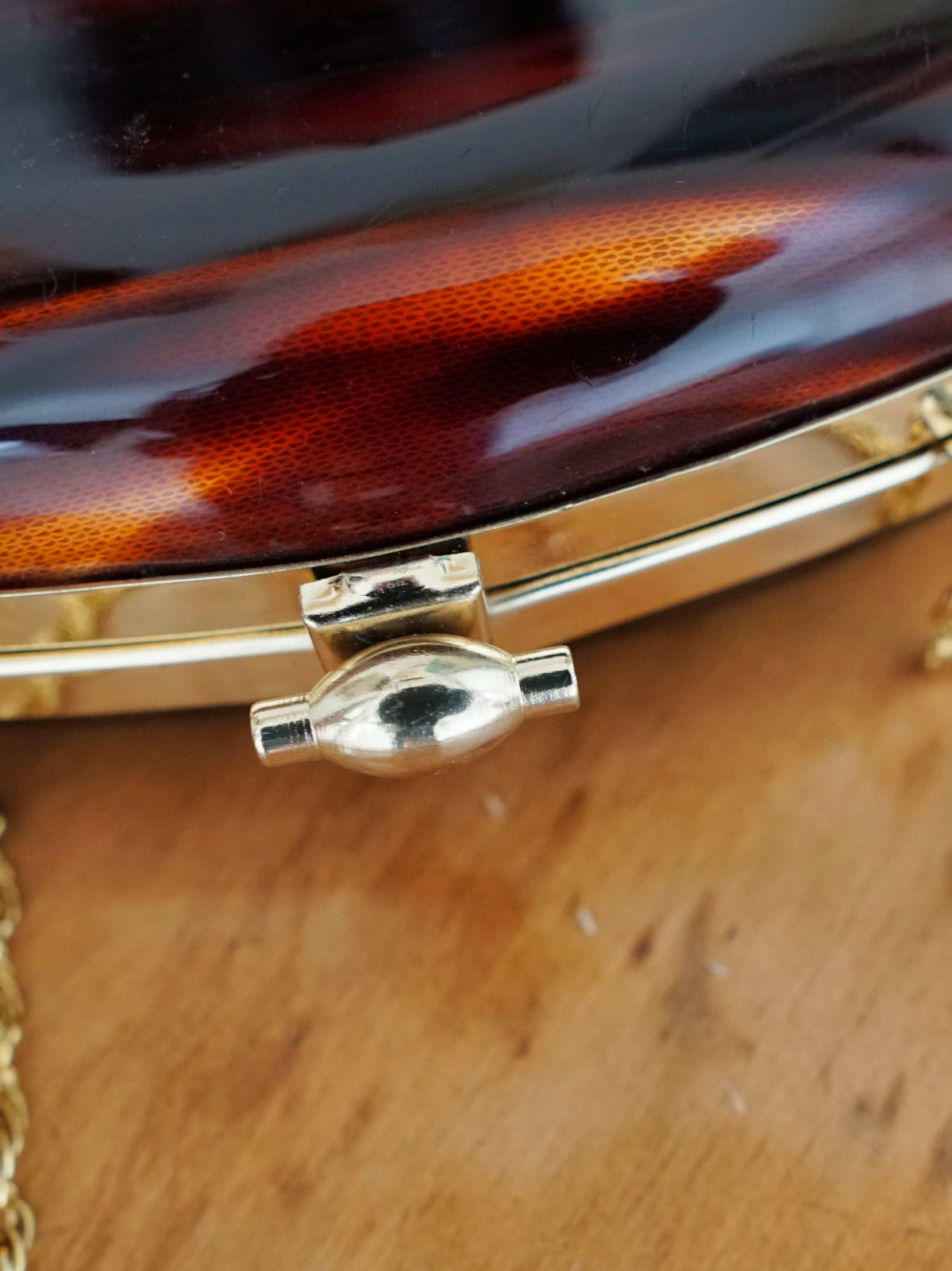 Vintage 70's Tortoise Hard Shell Bag-closiTherapi | vinTage