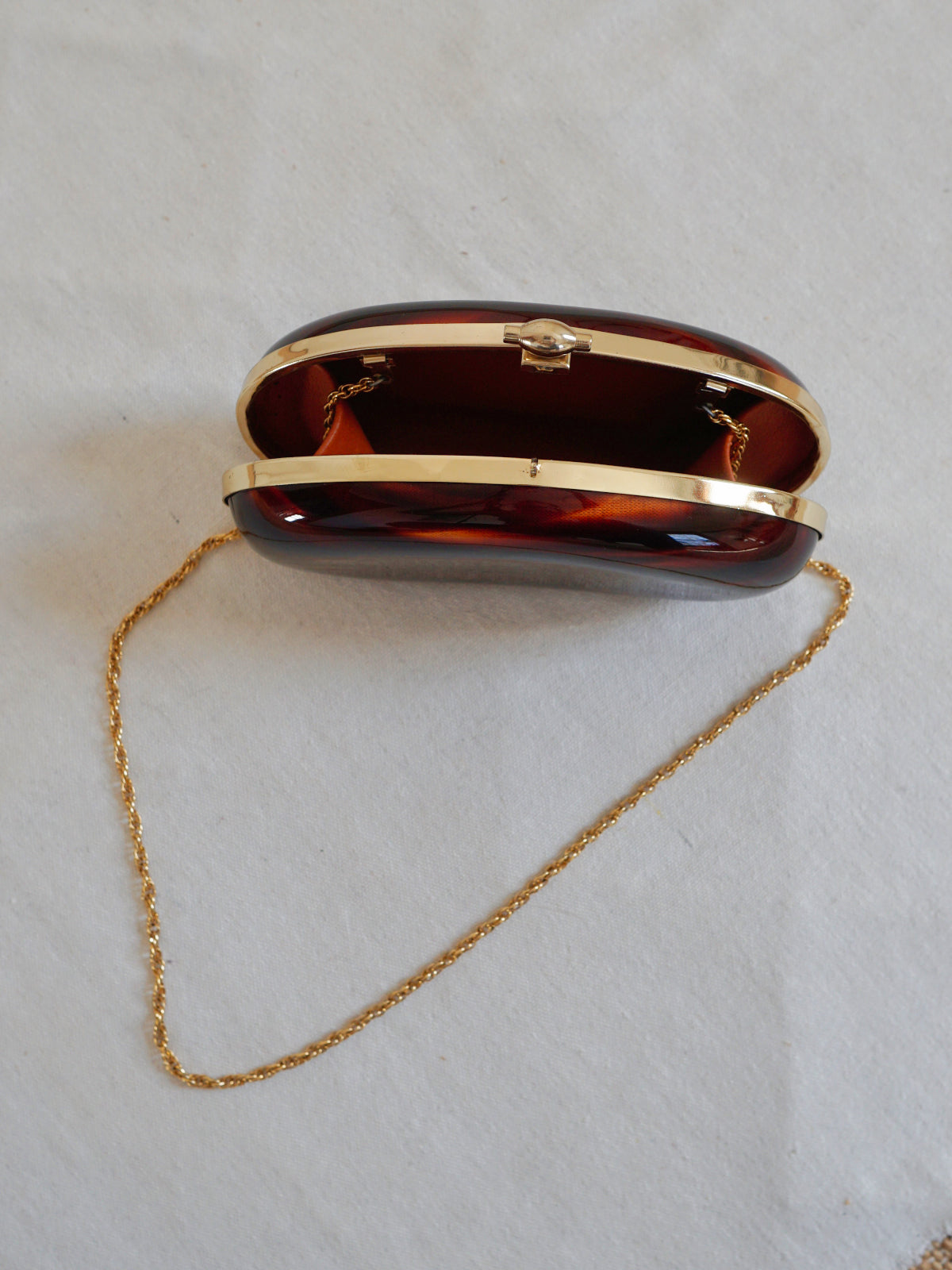 Vintage 70's Tortoise Hard Shell Bag-closiTherapi | vinTage