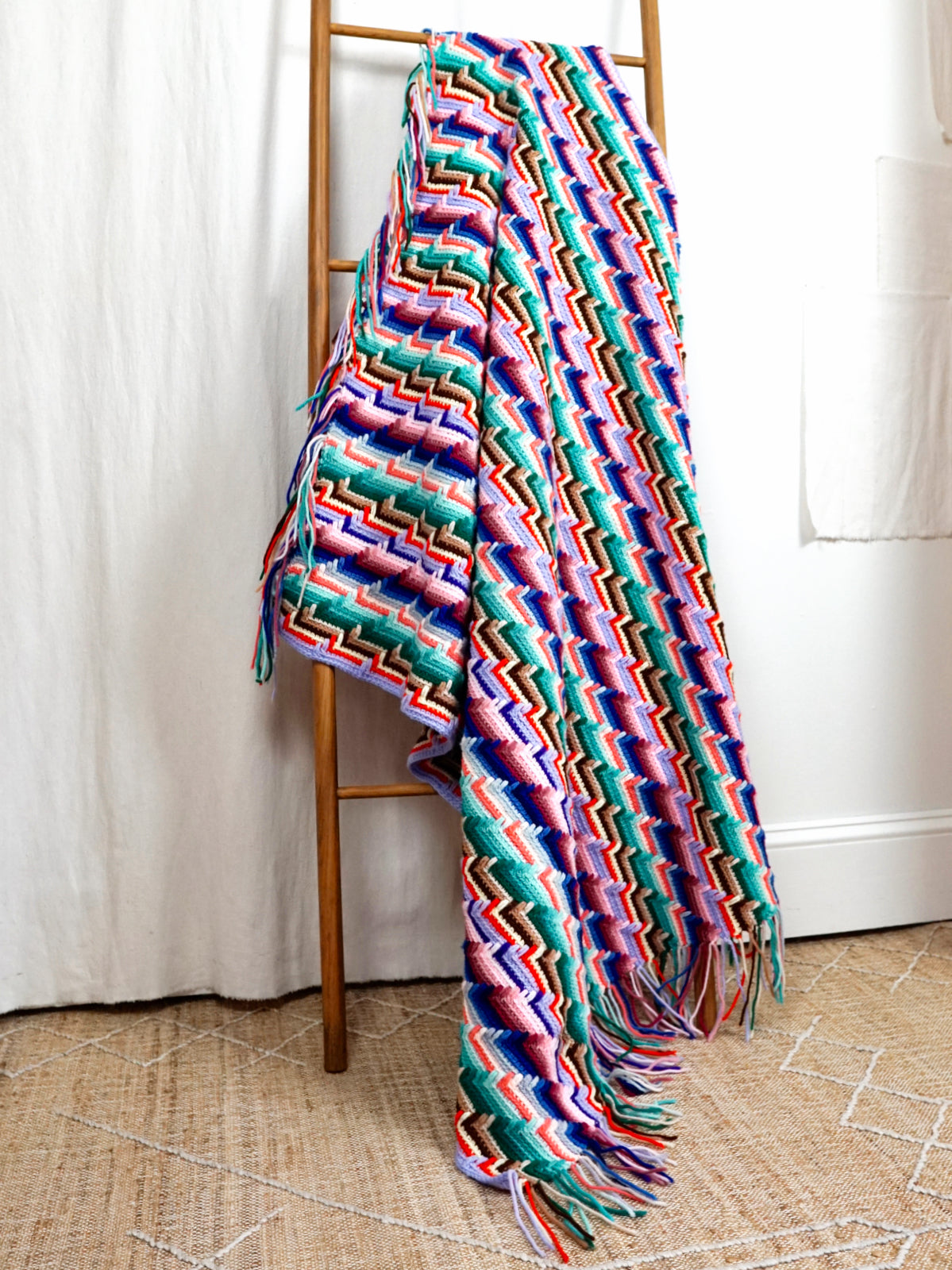 Vintage 70's Wavelength Fringe Blanket-closiTherapi | vinTage