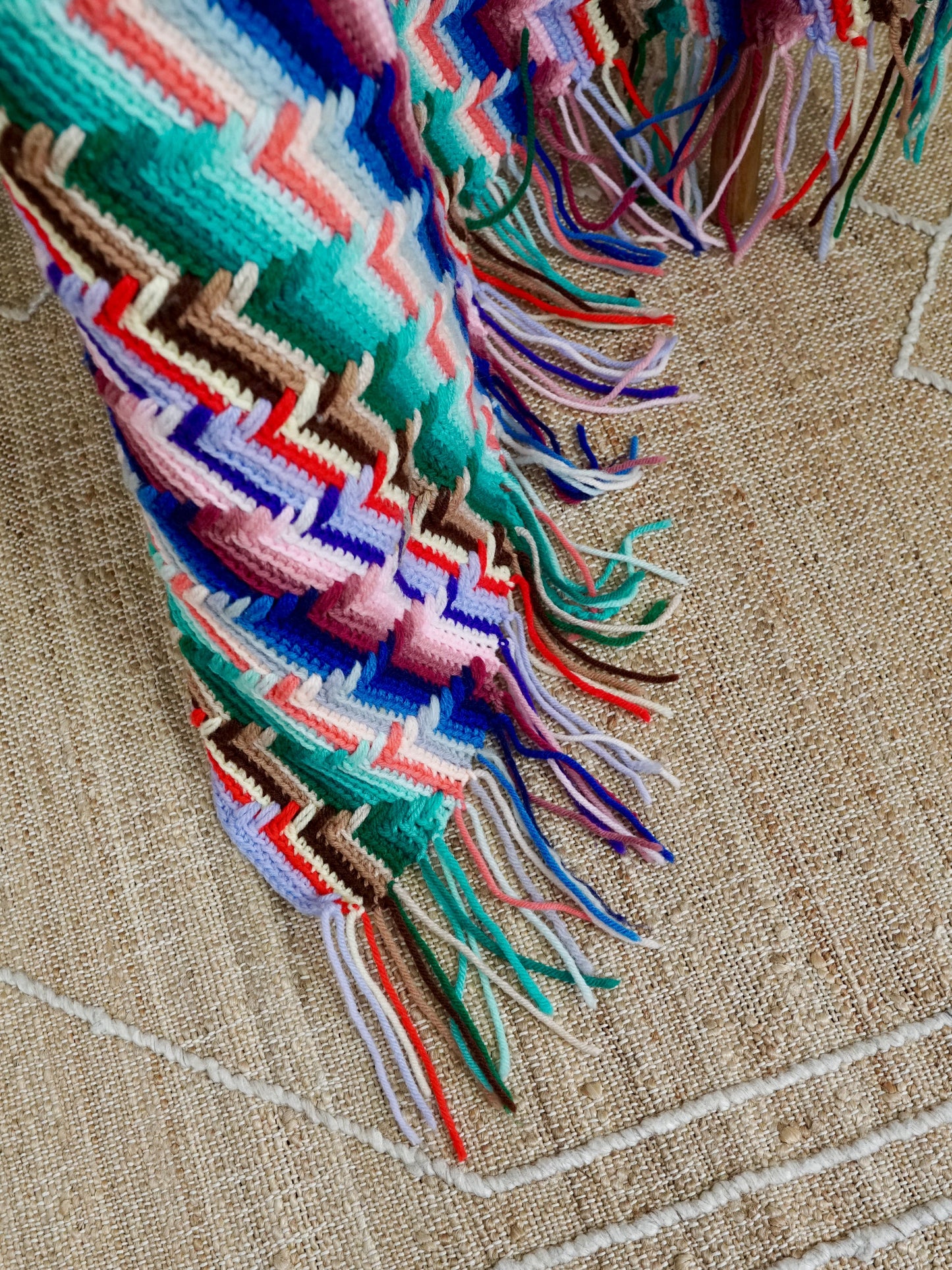 Vintage 70's Wavelength Fringe Blanket-closiTherapi | vinTage
