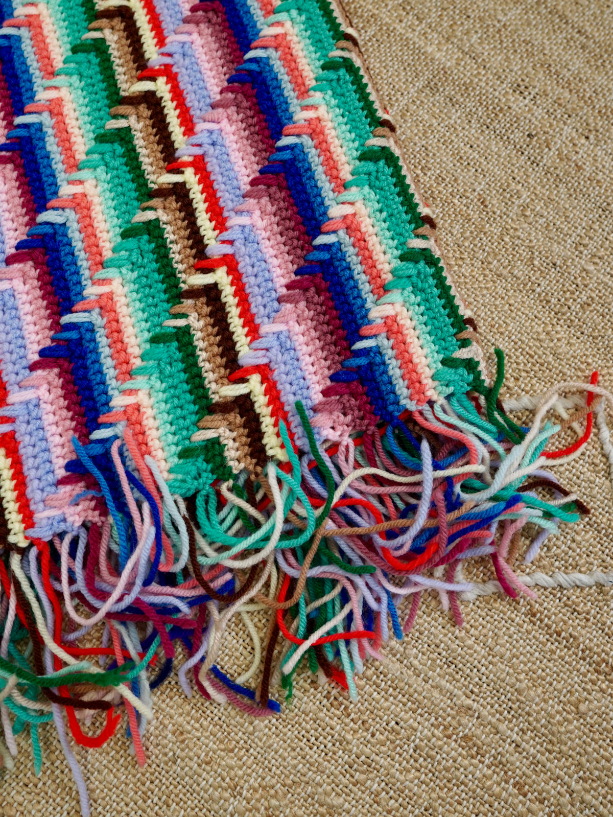 Vintage 70's Wavelength Fringe Blanket-closiTherapi | vinTage