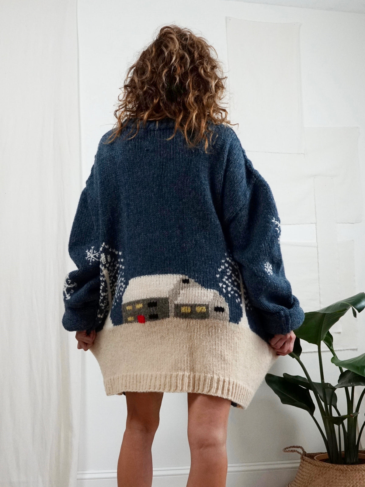 Vintage 80's Cottage Snow Scene Cardigan Sweater-closiTherapi | vinTage