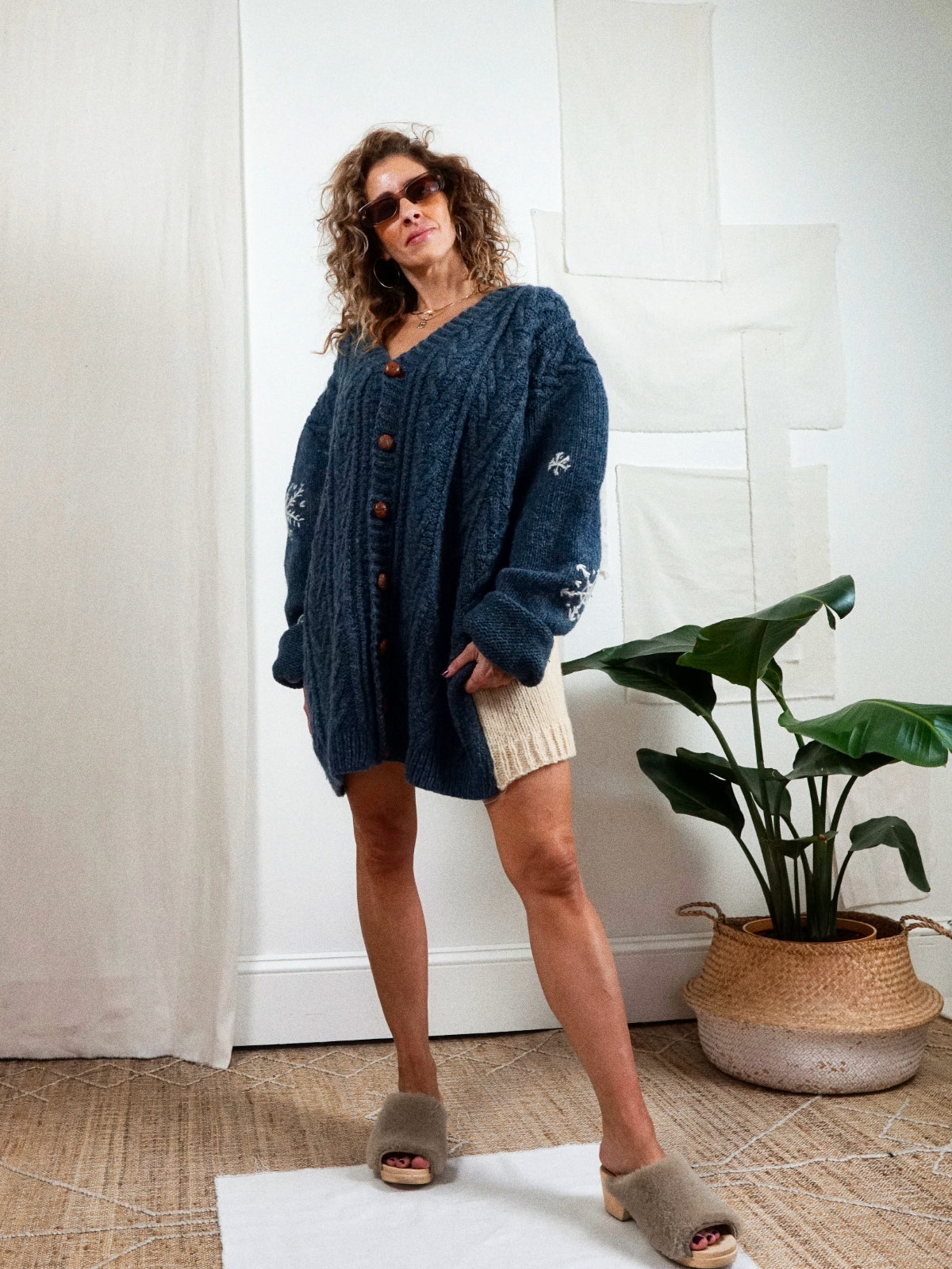 Vintage 80's Cottage Snow Scene Cardigan Sweater-closiTherapi | vinTage