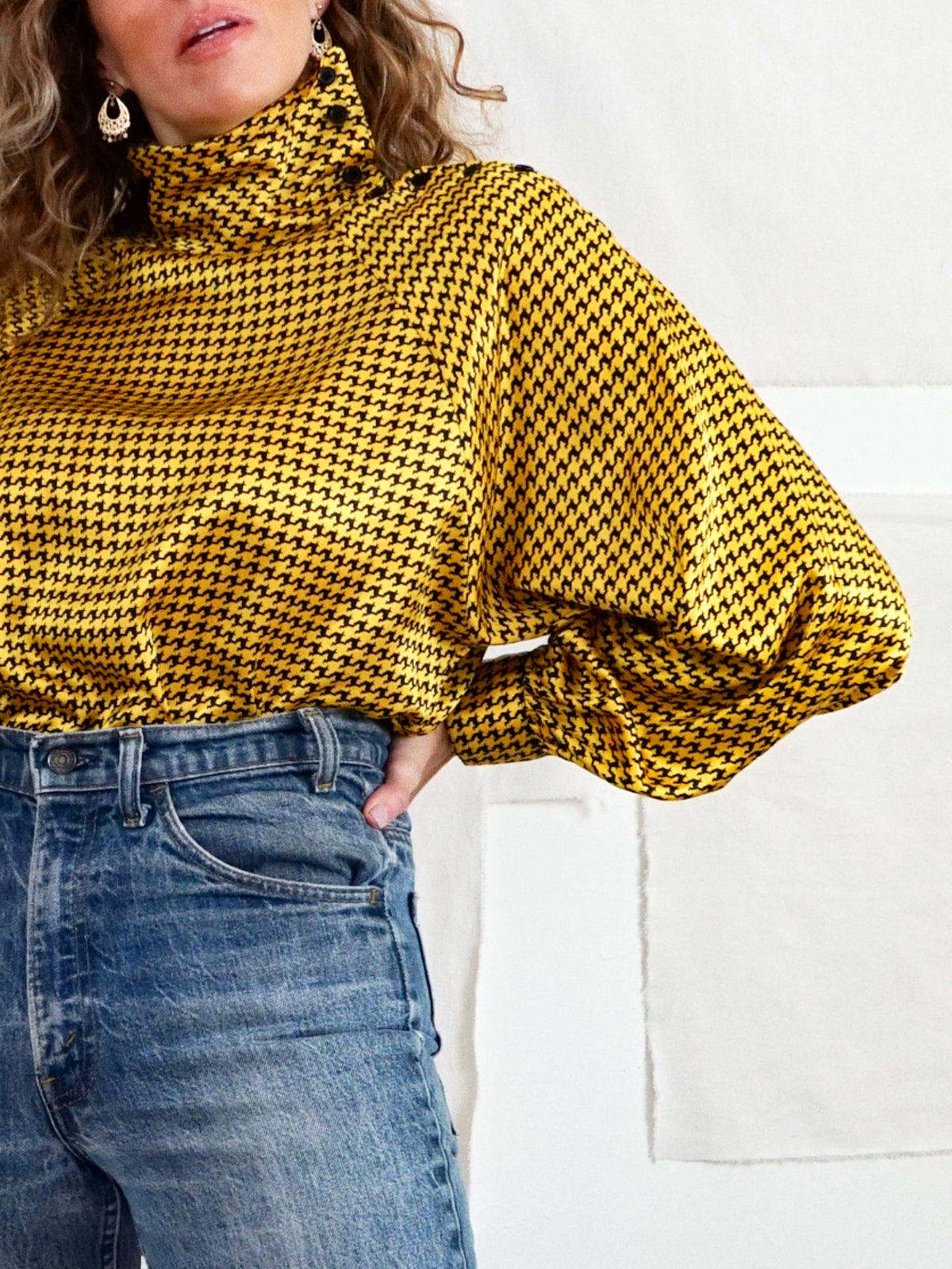 Vintage 80's Golden Houndstooth Blouse-closiTherapi | vinTage