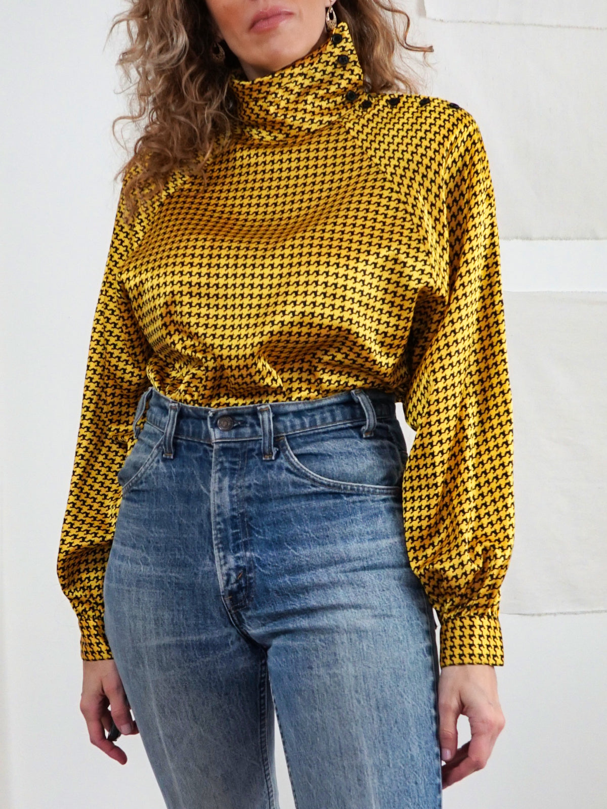 Vintage 80's Golden Houndstooth Blouse-closiTherapi | vinTage