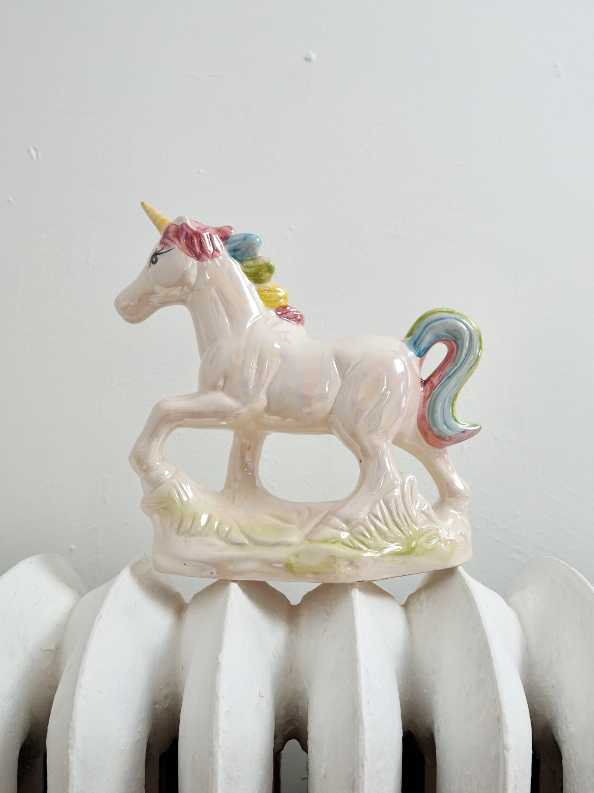 Vintage 80's Iridescent Pastel Ceramic Unicorn-closiTherapi | vinTage