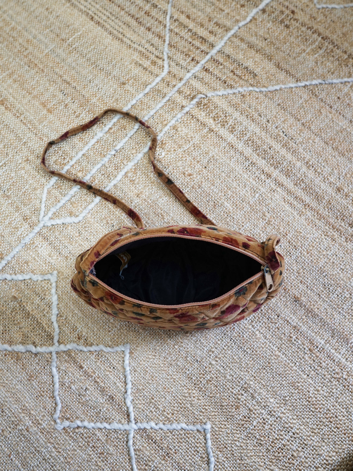 Vintage 80's Quilted Floral Velvet Bag-closiTherapi | vinTage