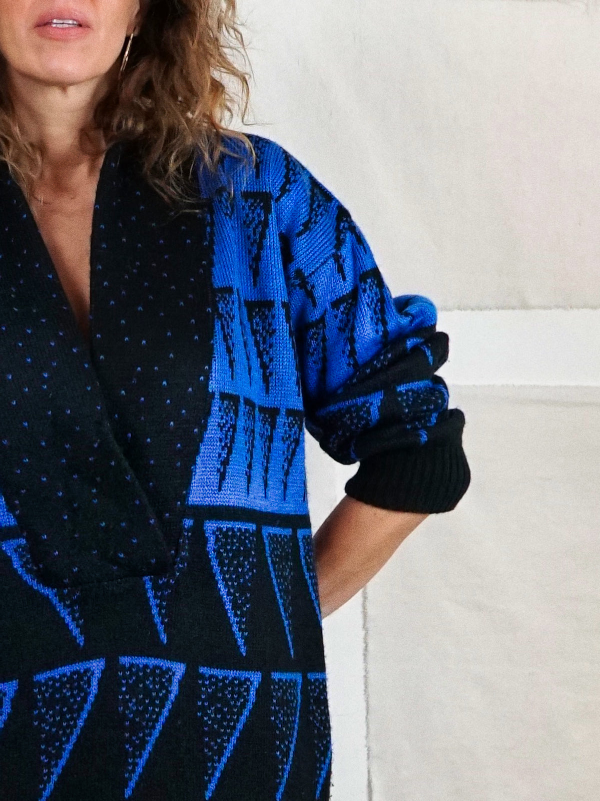 Vintage Abstract Cobalt Tunic Sweater-closiTherapi | vinTage